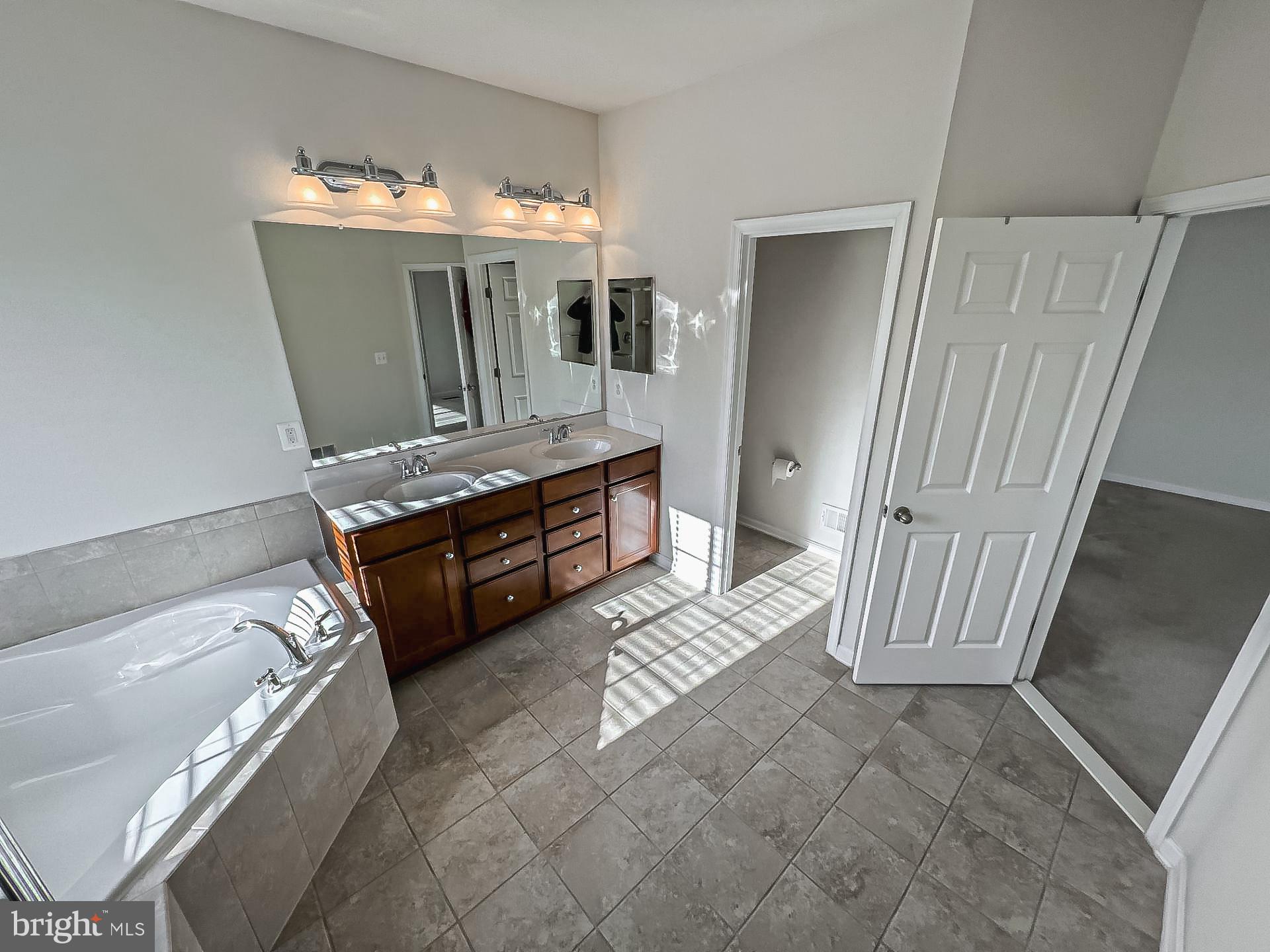 DOMINION CROSSING - Residential Lease