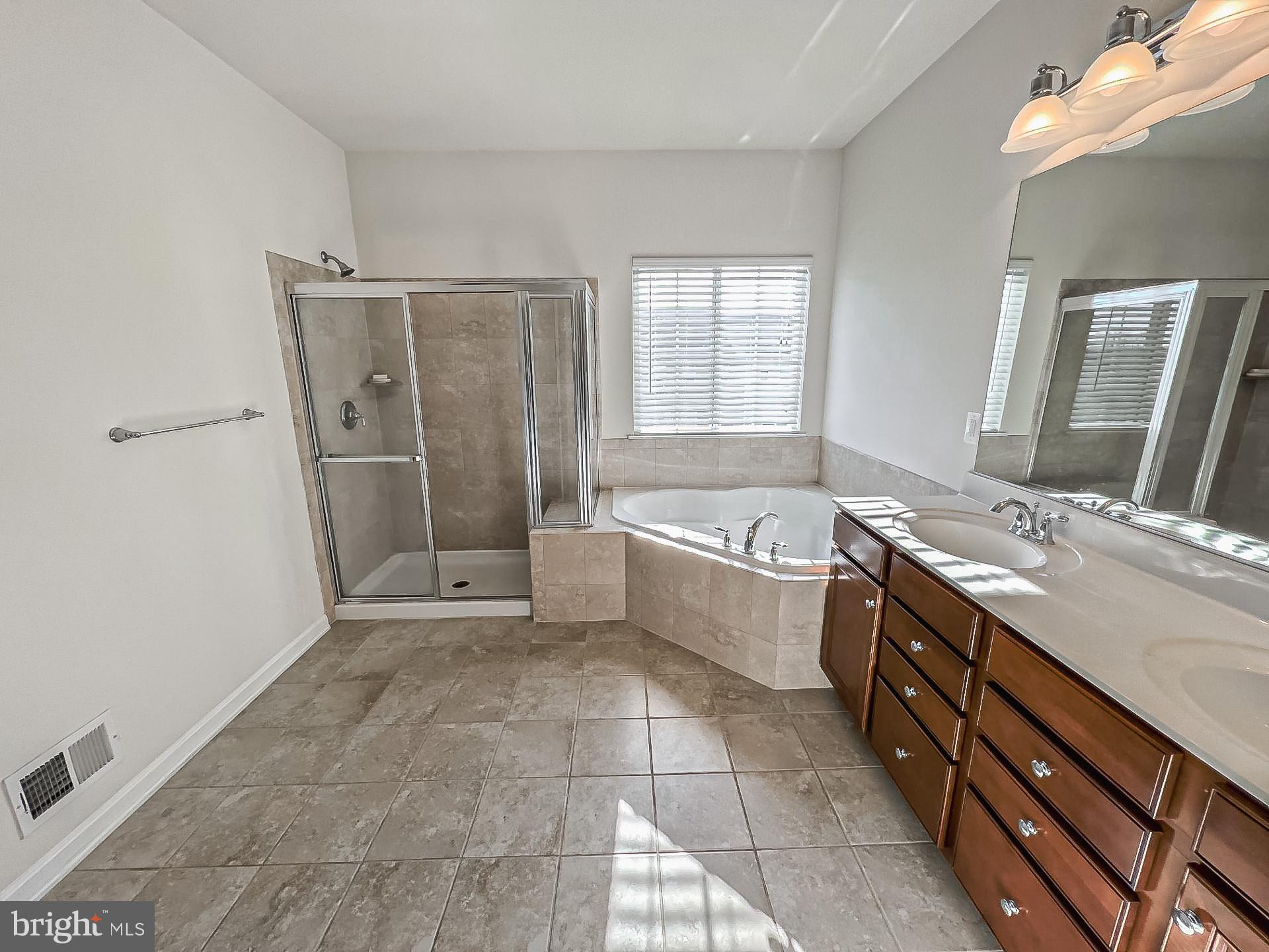 DOMINION CROSSING - Residential Lease