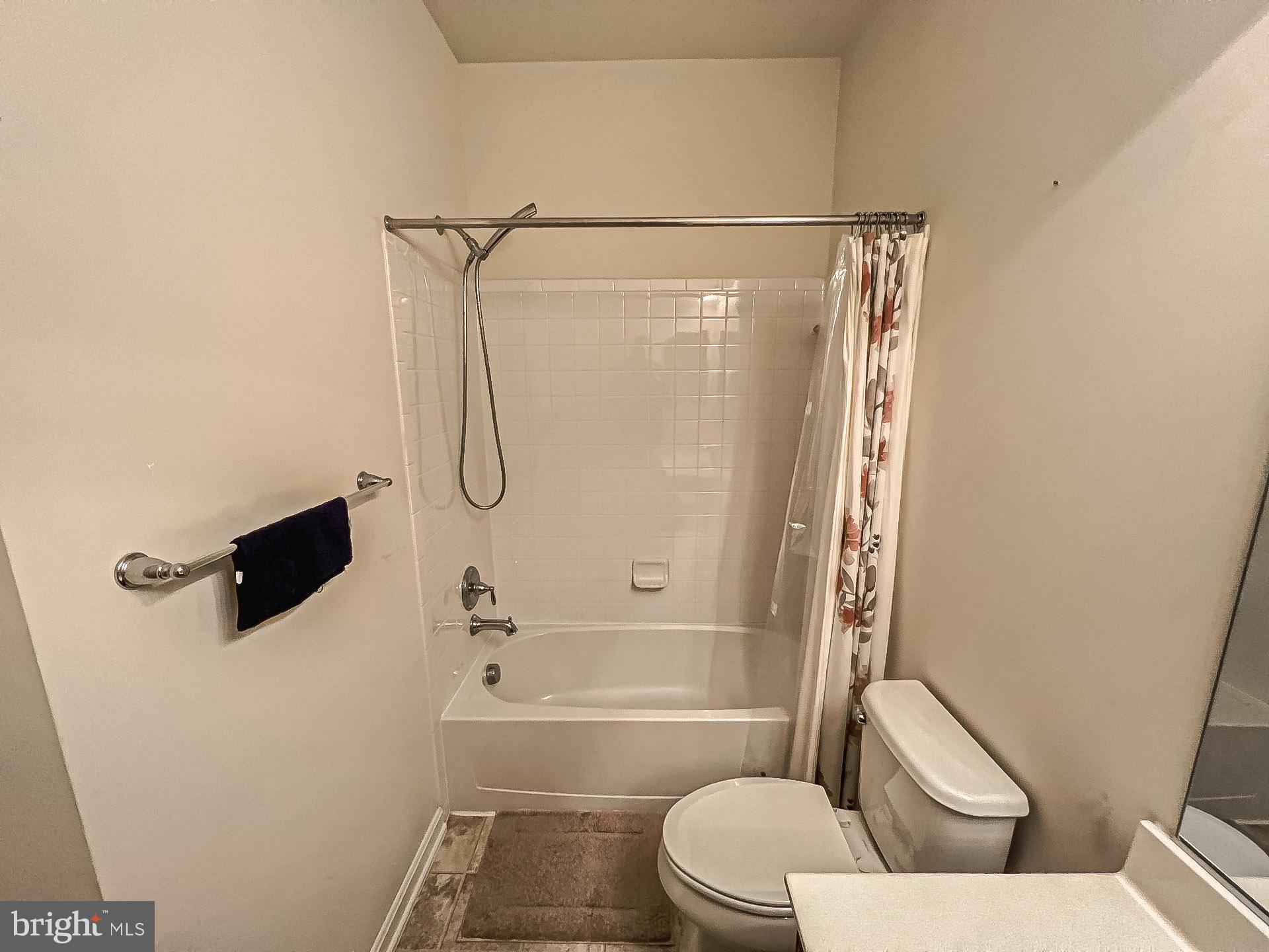 DOMINION CROSSING - Residential Lease