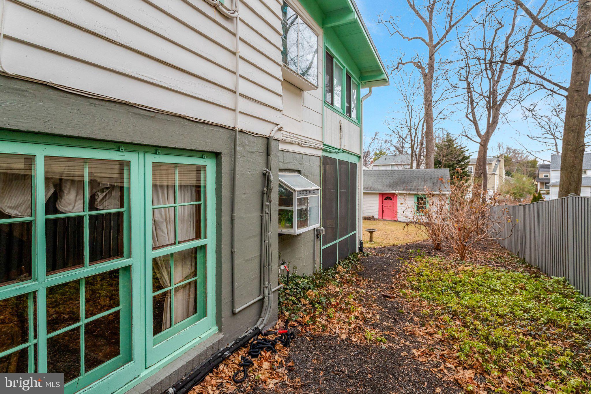 123 N EDGEWOOD STREET