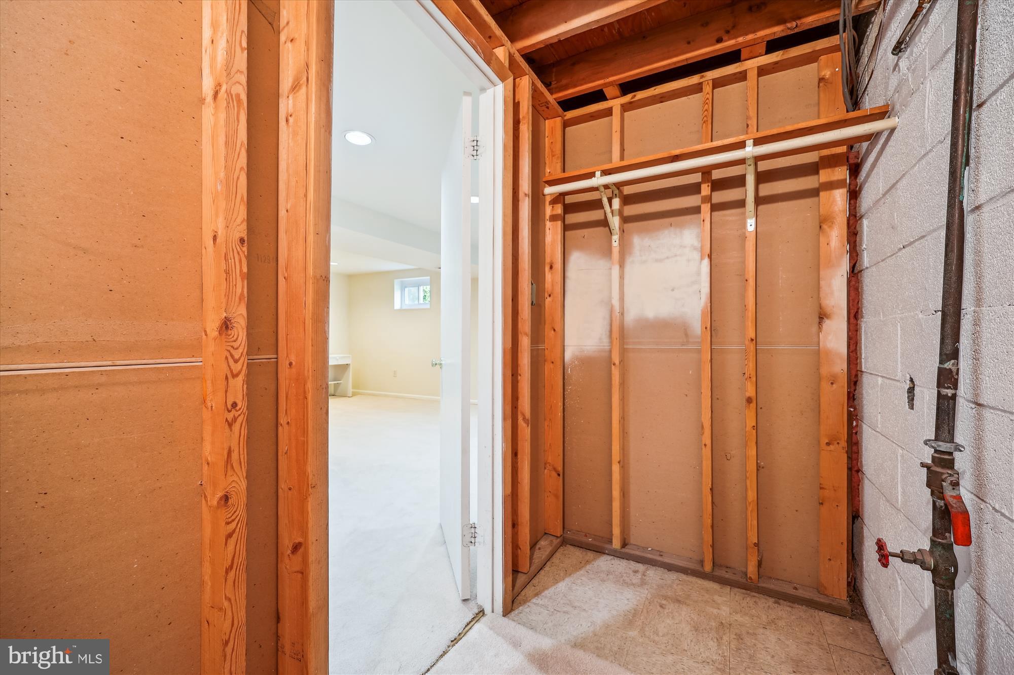 POTOMAC WOODS - Residential