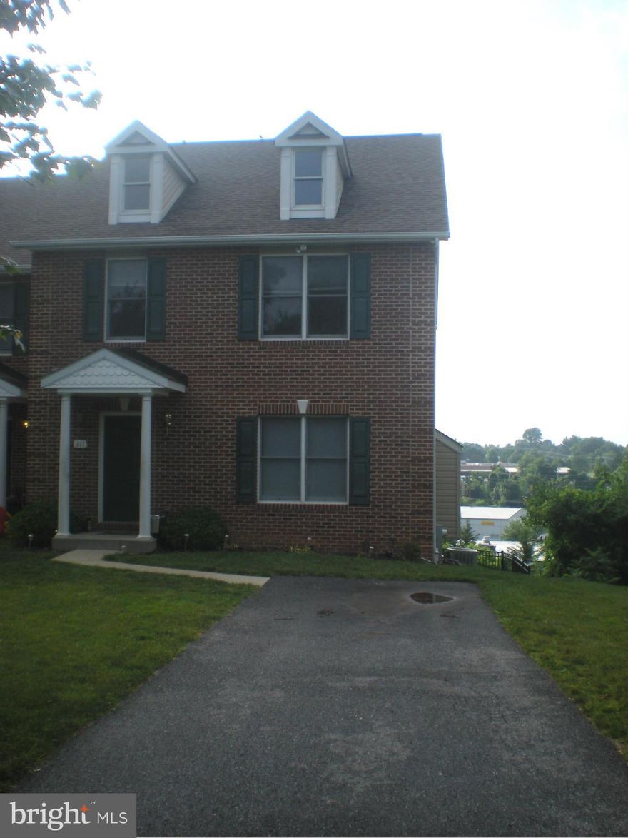 Great house in good location  Amenities include wood and ceramic flooring. fireplace, ceiling fans, 9 ft ceiling on the first floor, MBR with Super Bath, vaulted ceiling and large walk in closet.  Washer/Dryer hook up on the upper level. Full Basement and patio.  Tenant insurance required.  Please no pets  Agents use Listing agents application