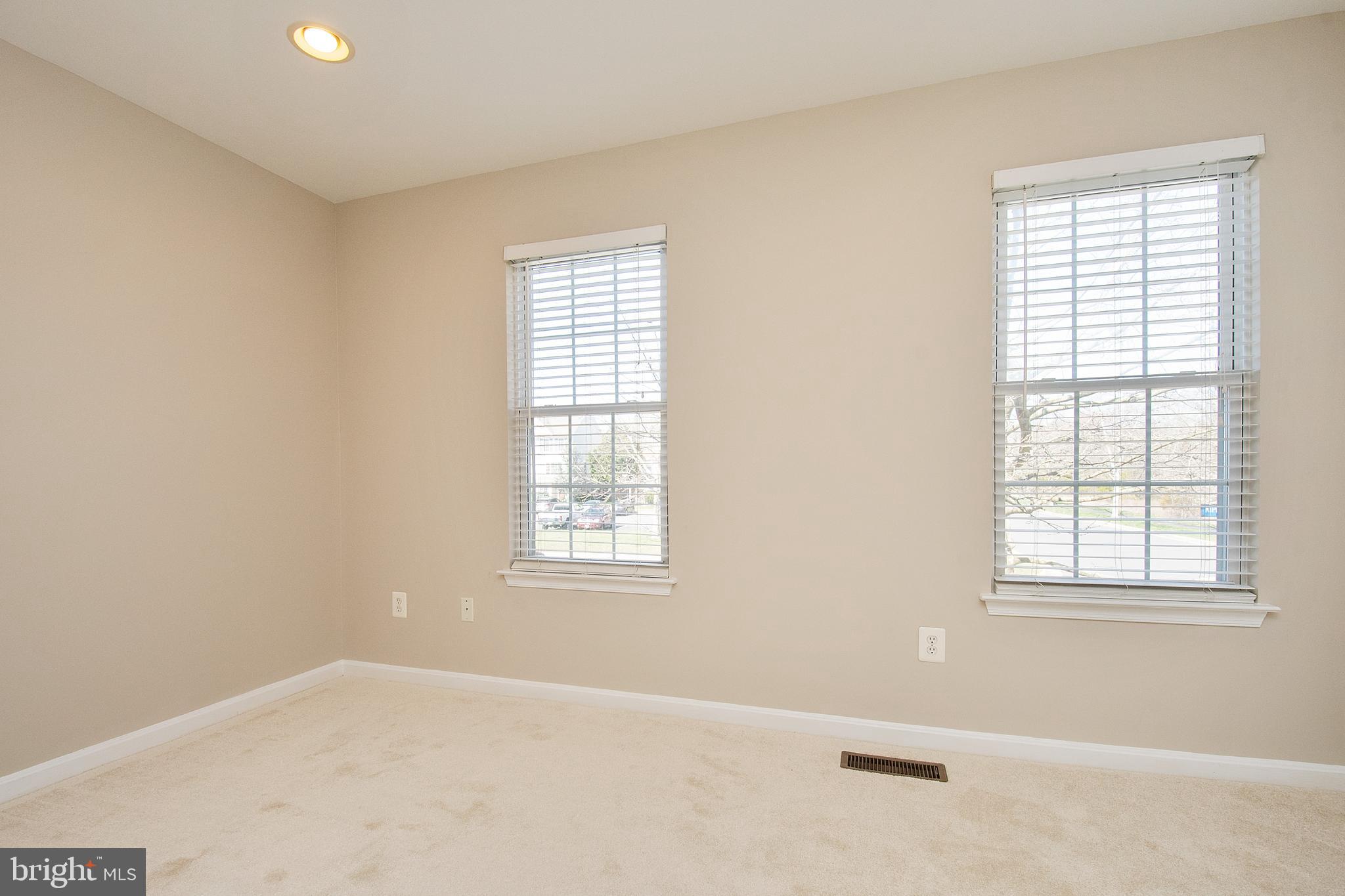 SOUTH RIDING - Residential