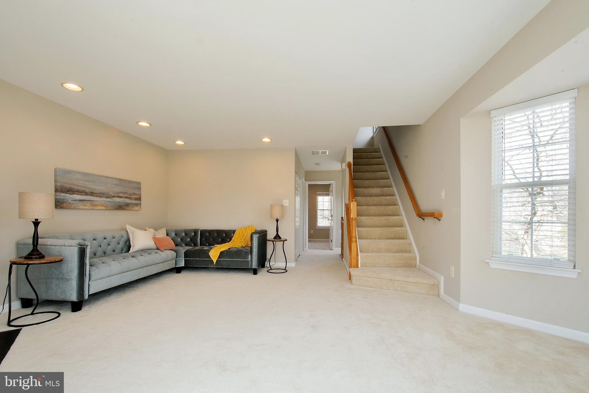 SOUTH RIDING - Residential