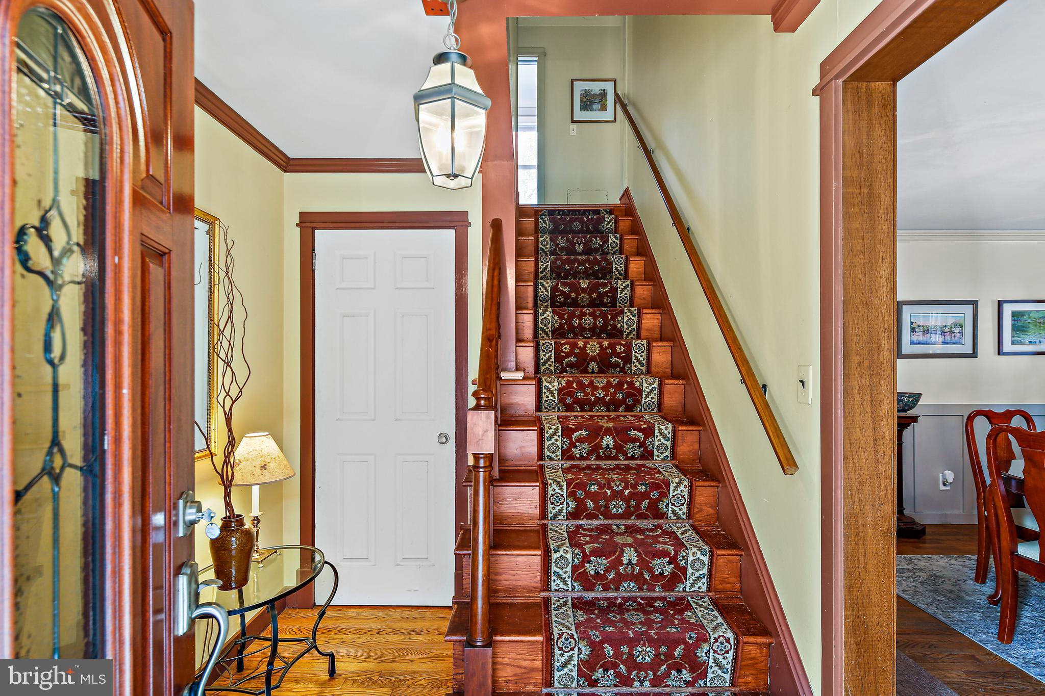 WHITE HALL - Residential