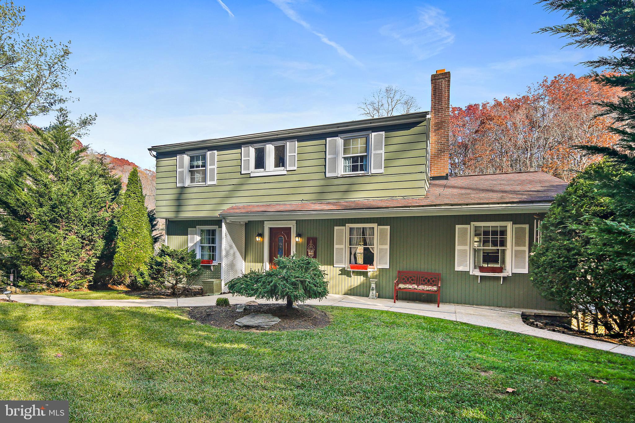 WHITE HALL - Residential