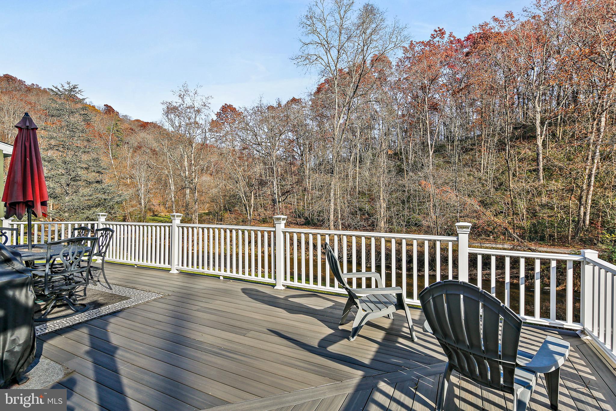 WHITE HALL - Residential