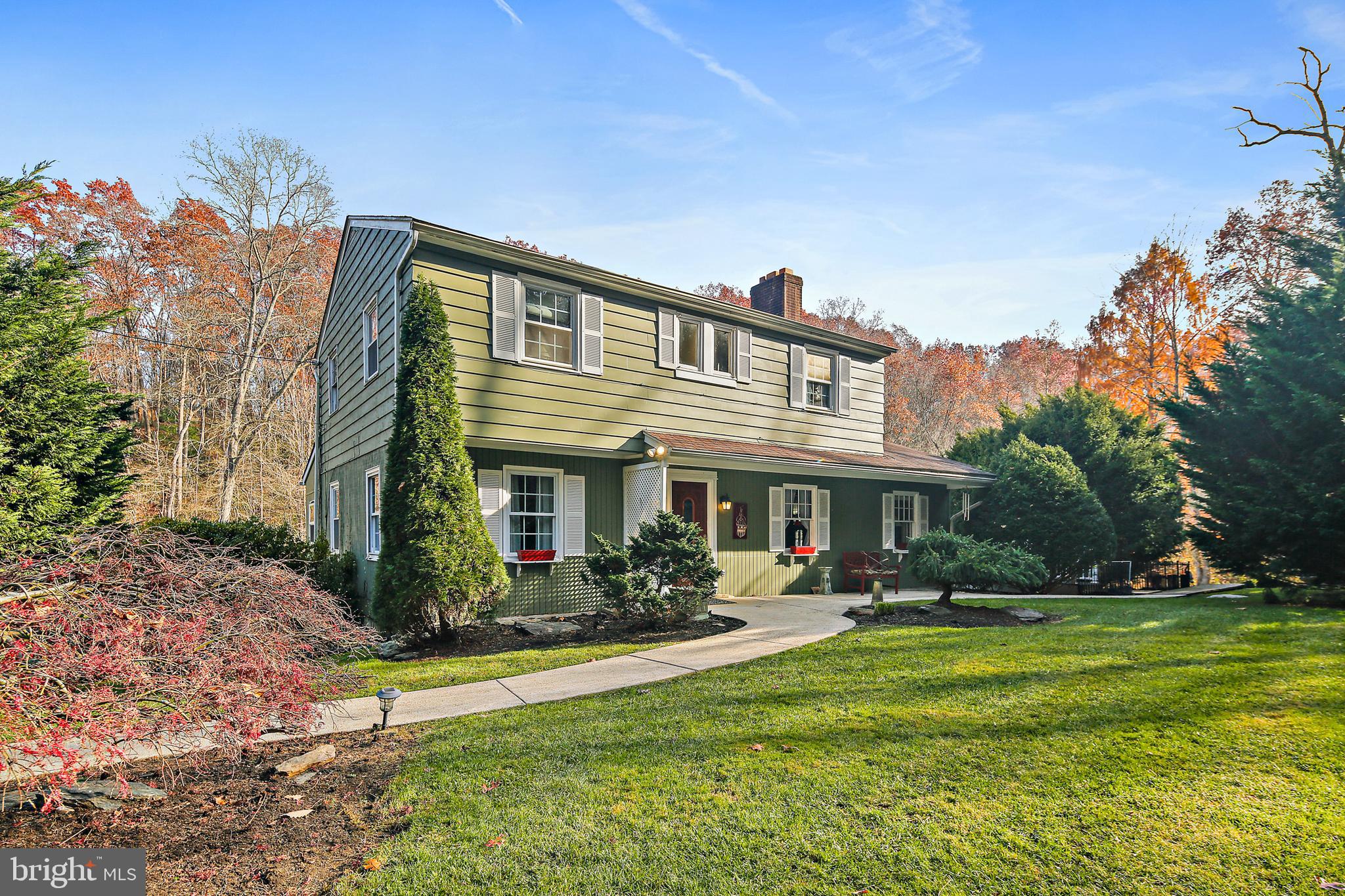 WHITE HALL - Residential