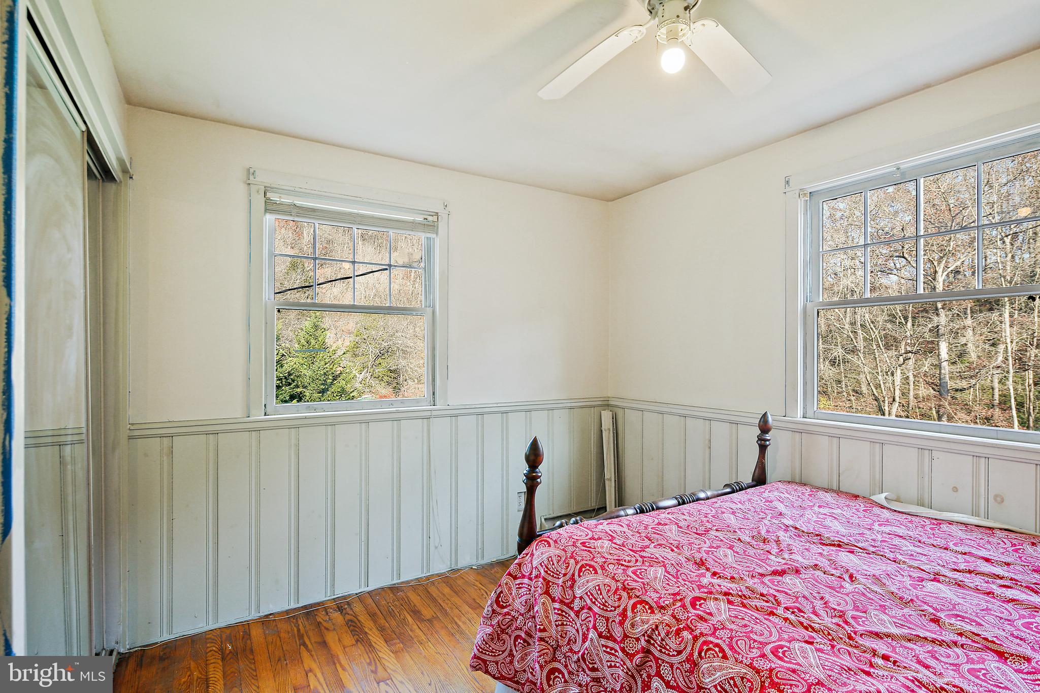 WHITE HALL - Residential