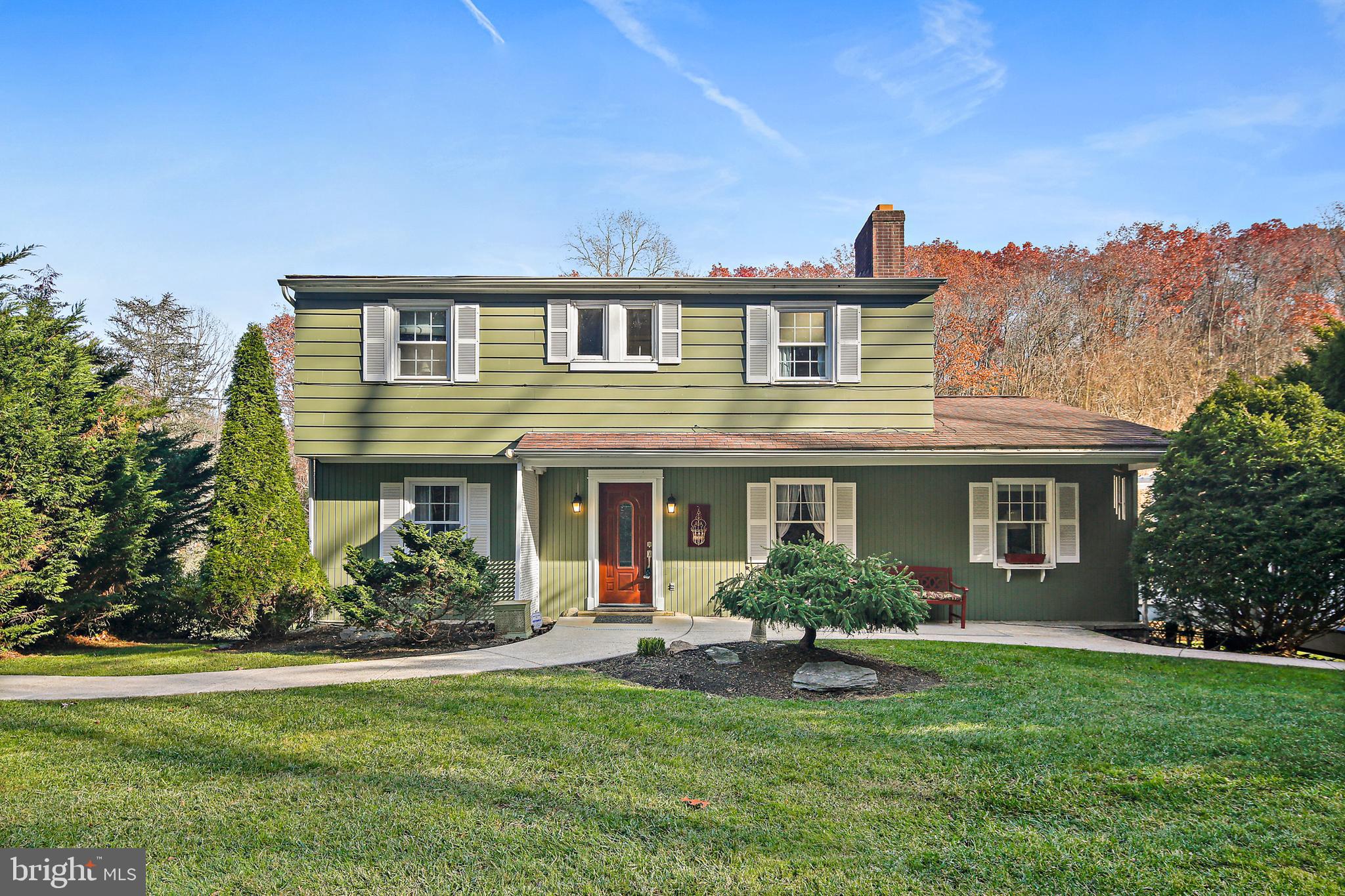 WHITE HALL - Residential