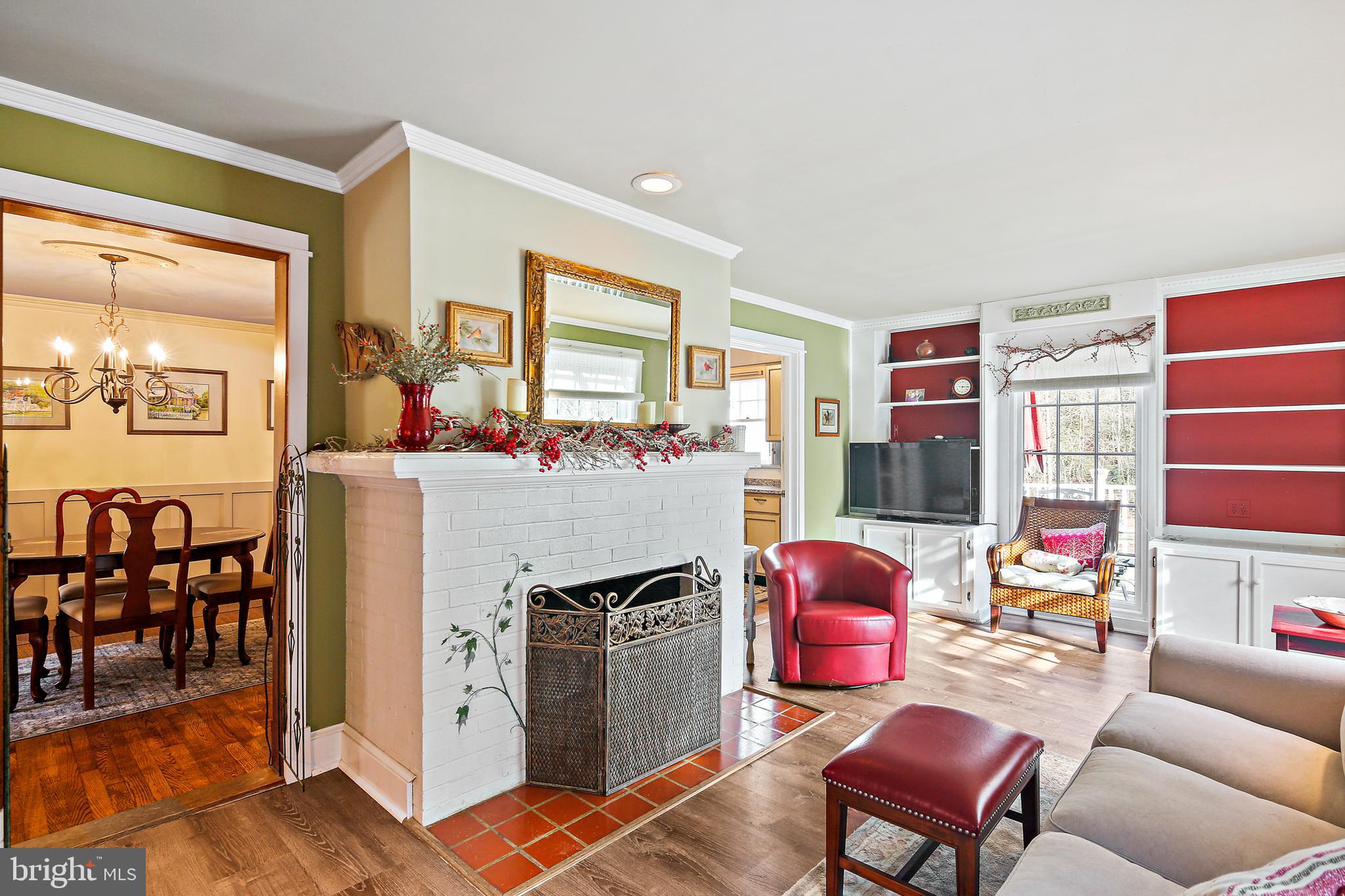 WHITE HALL - Residential