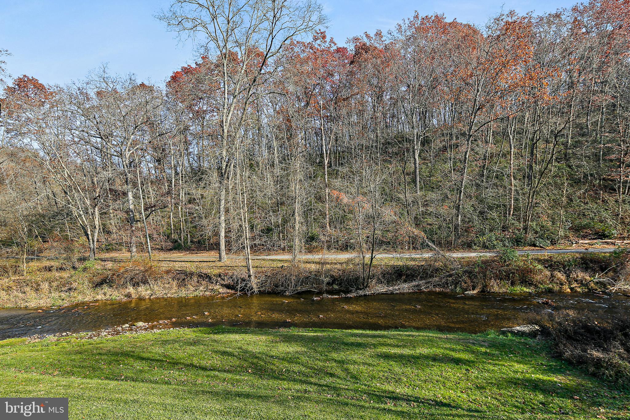 WHITE HALL - Residential