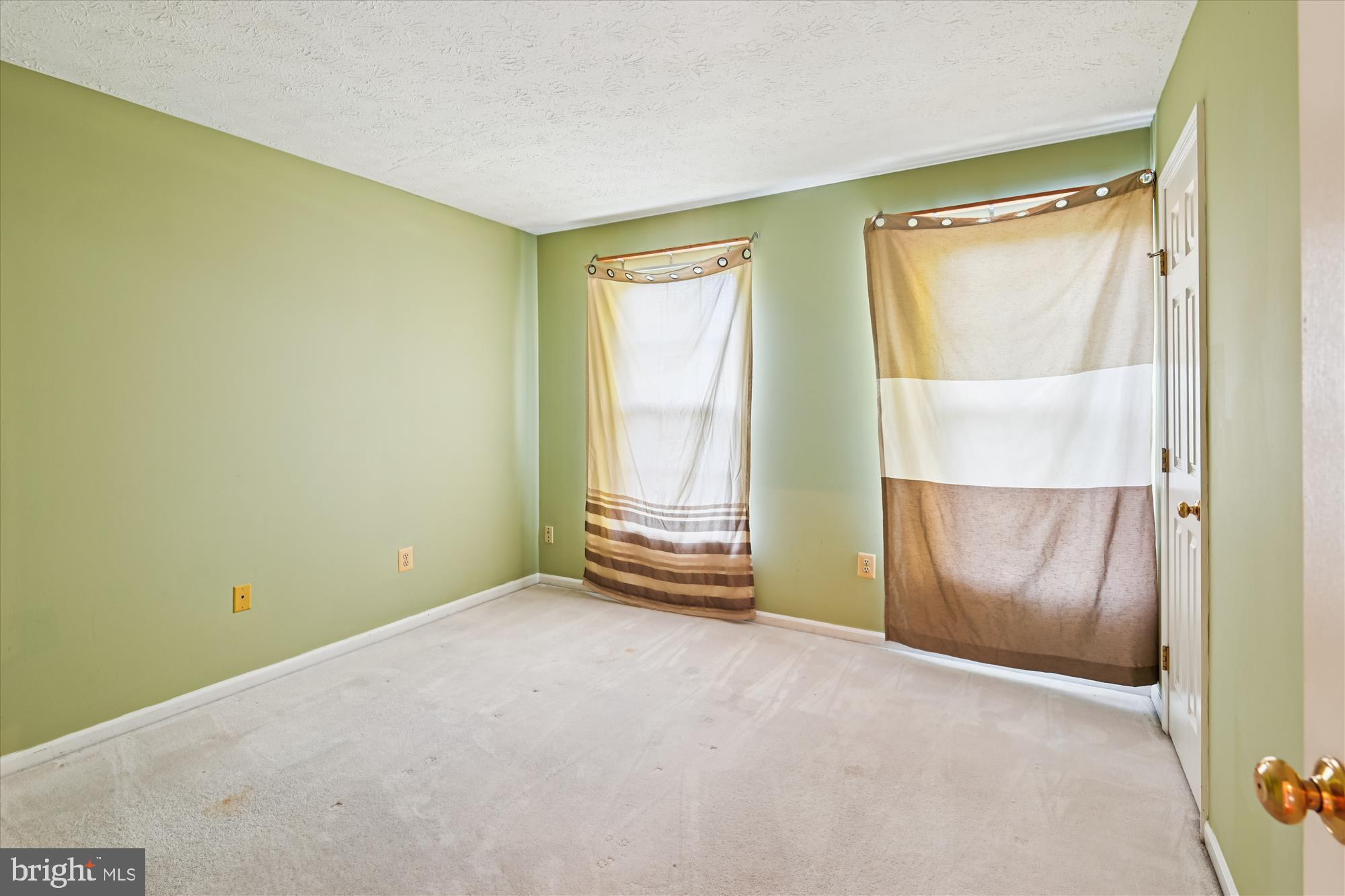 CROFTON WOODS - Residential Lease