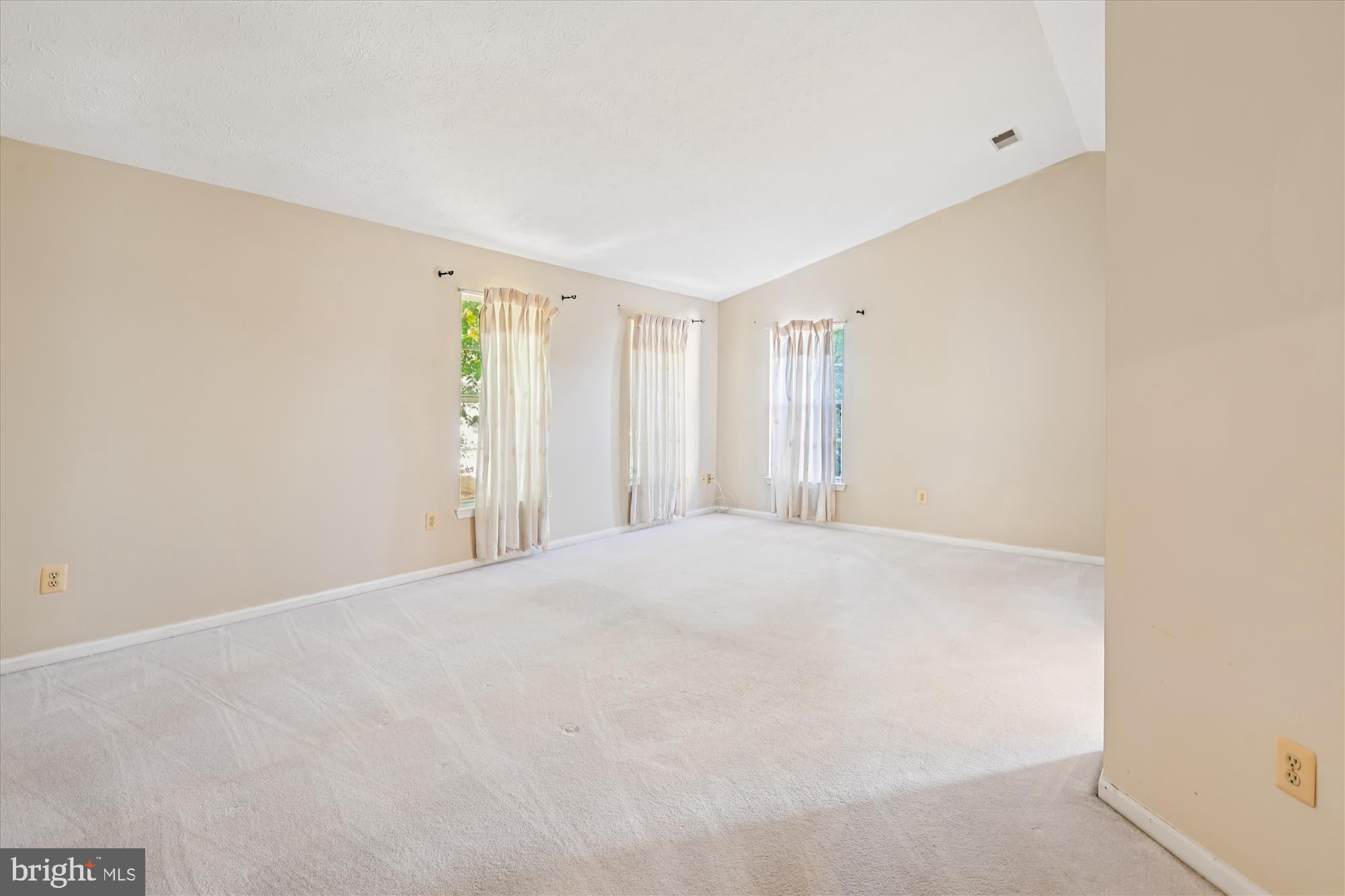 CROFTON WOODS - Residential Lease