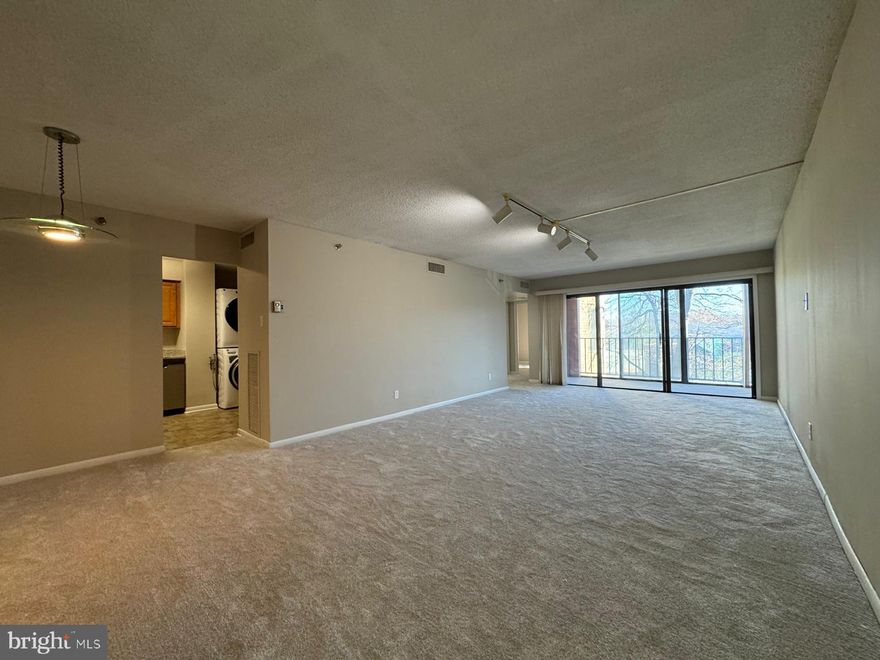 MUST SEE 2 BED 2 BATH CONDO IN ADELPHI. RECENTLY REFURBISHED WITH BRAND NEW CARPET, FRESH COAT OF PAINT AND UPDATED BATHROOMS. FULLY KITTED KITCHEN WITH SS APPLIANCES AND CONVENTIONAL KITCHEN CABINETRY. WASHER AND DRYER HOOK UP IN-UNIT. GREAT AMENITIES, INCLUDING A FITNESS CENTER AND OUTDOOR POOL! CLOSE TO COLLEGE PARK, UNIVERSITY OF MARYLAND. EASY ACCESS TO 495, 193, ROUTE 1 AND PLENTY OF SHOPPING CENTERS IN THE SURRONDING AREA. ENTER INTO A COMMUNITY OF LUXURY, MUST SEE PICTURES!