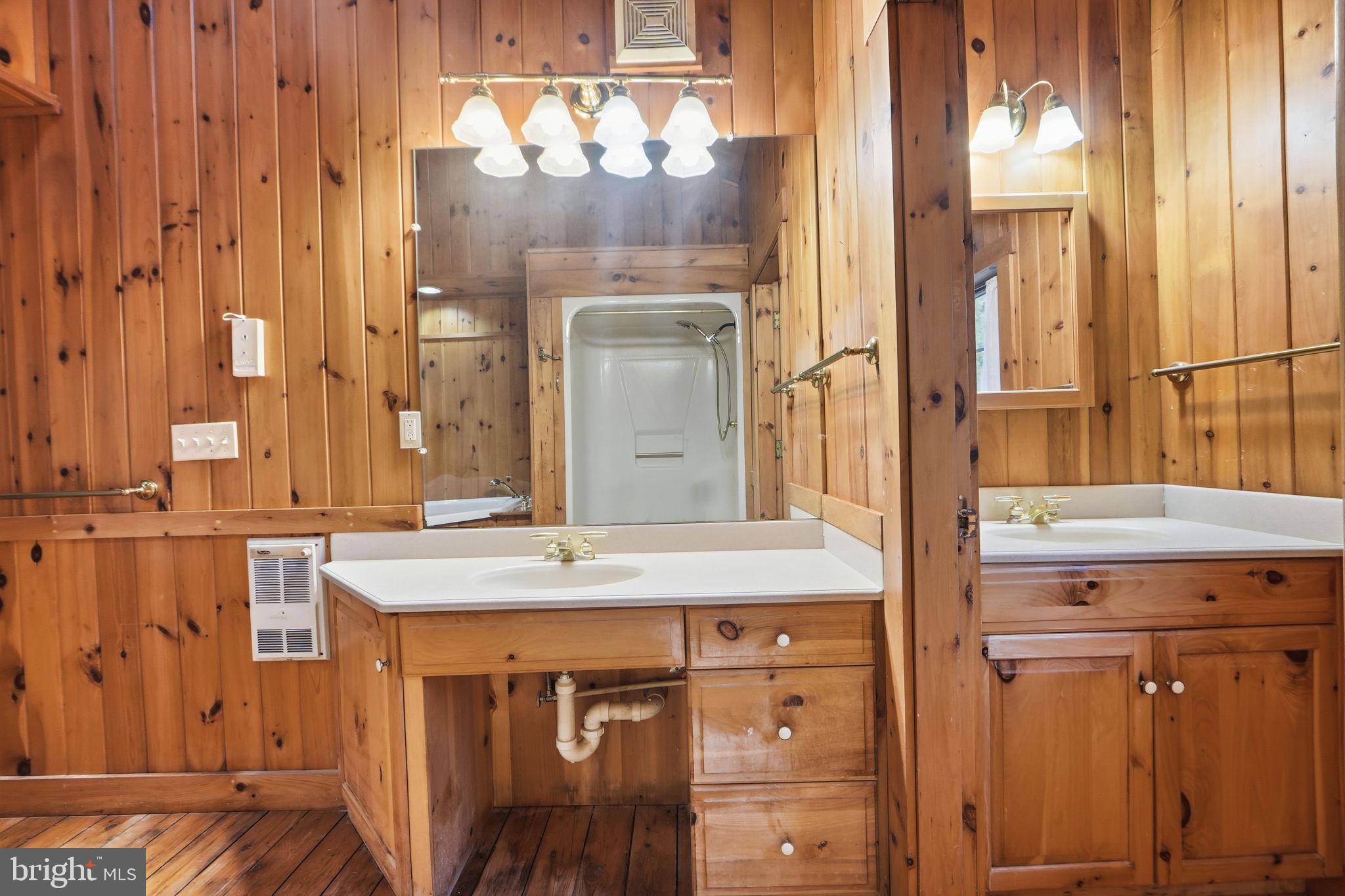 POOLESVILLE OUTSIDE - Residential