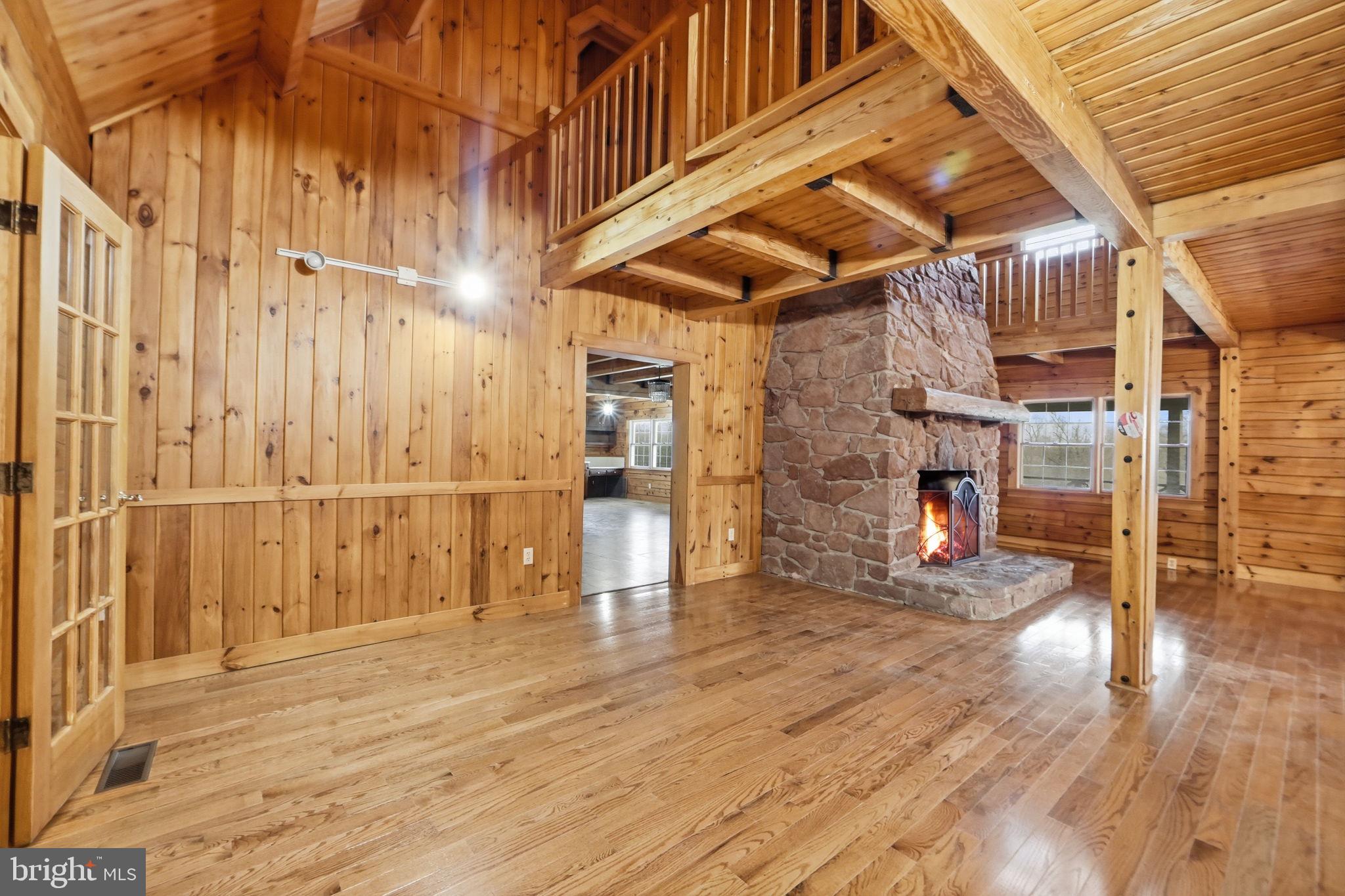 POOLESVILLE OUTSIDE - Residential