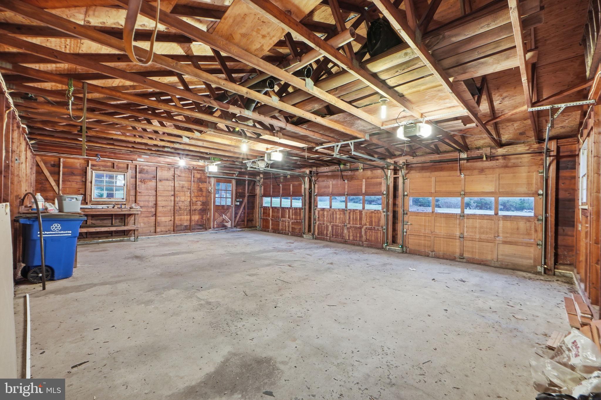 POOLESVILLE OUTSIDE - Residential