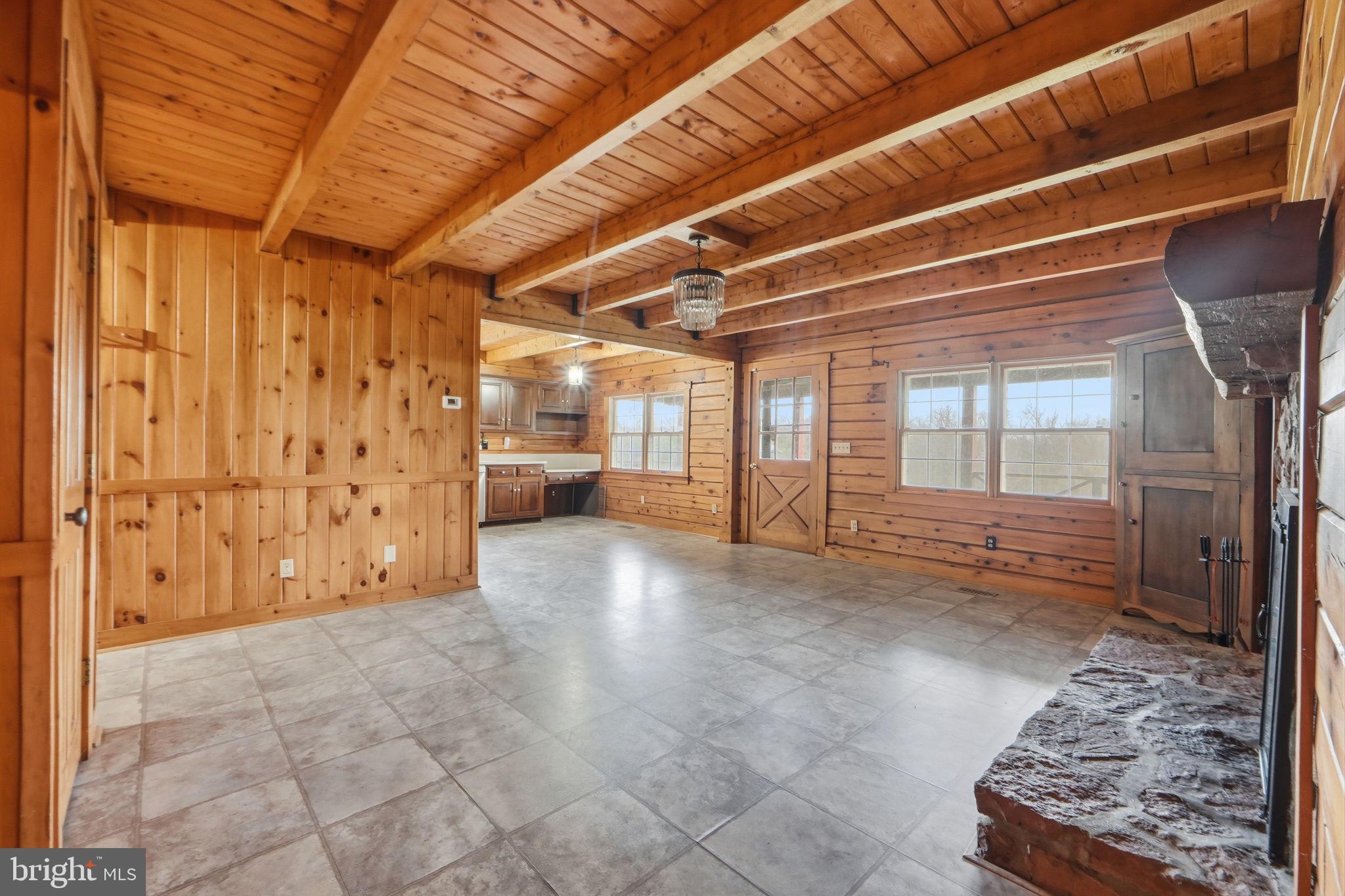 POOLESVILLE OUTSIDE - Residential