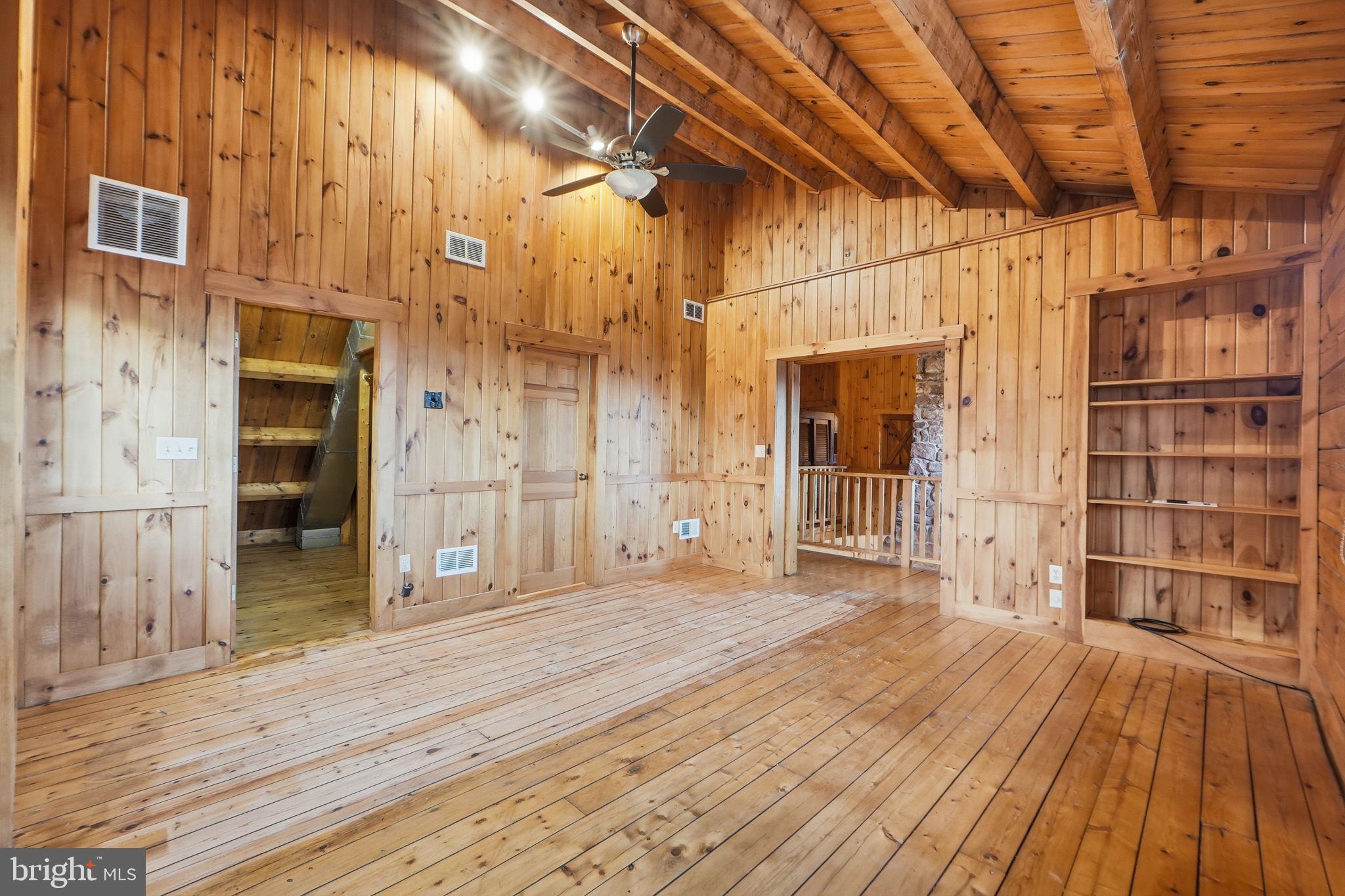 POOLESVILLE OUTSIDE - Residential