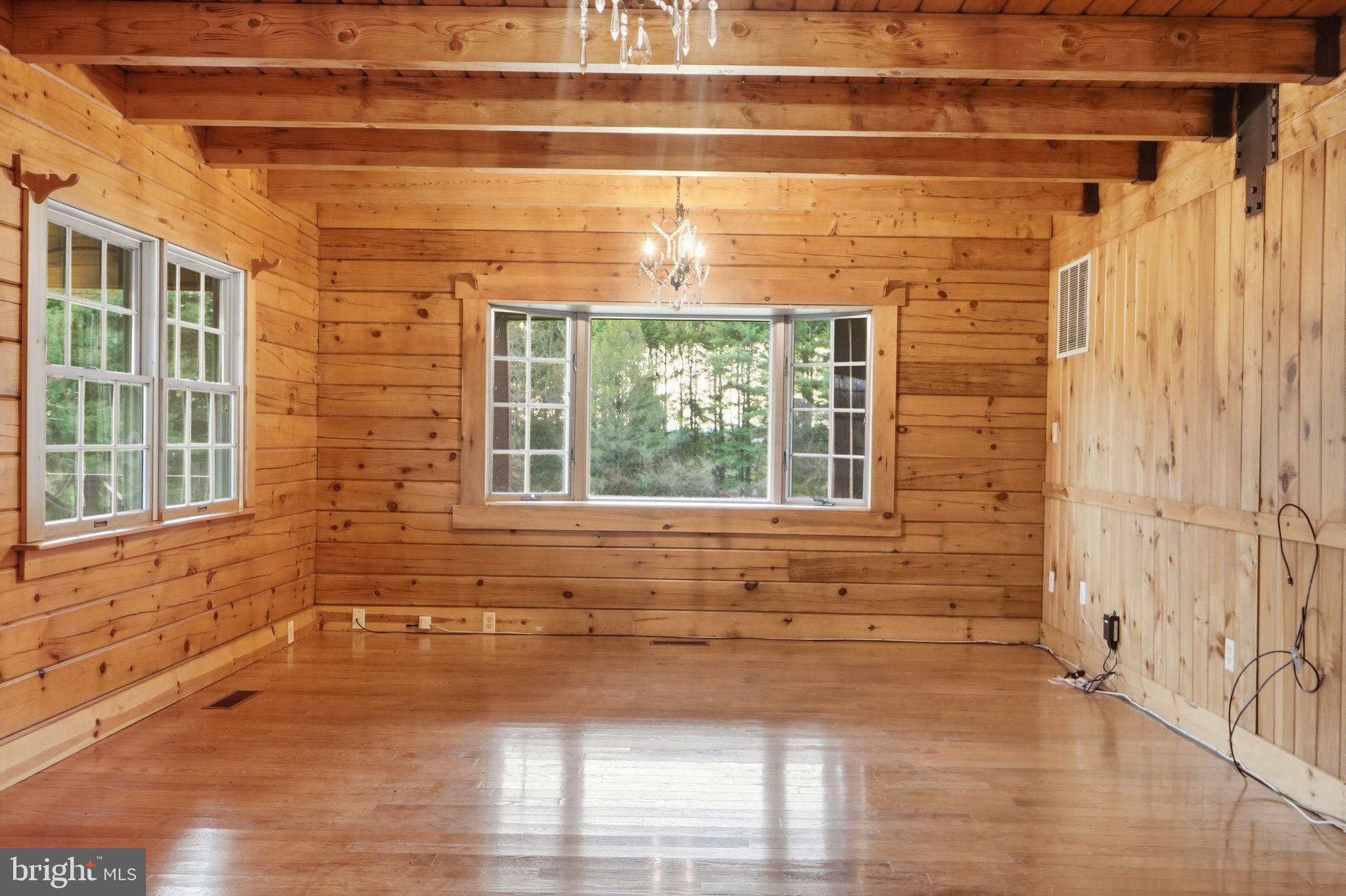 POOLESVILLE OUTSIDE - Residential