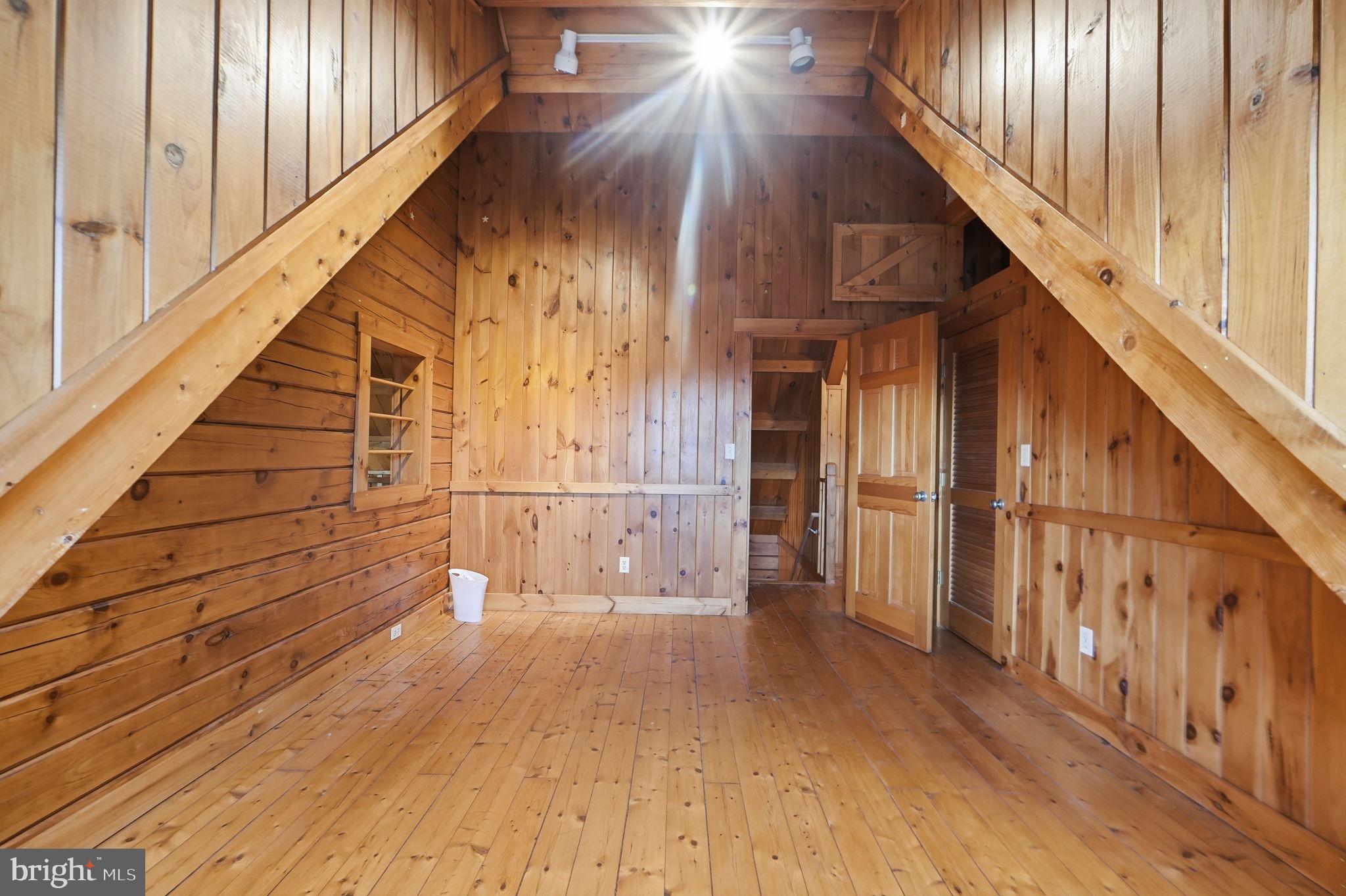 POOLESVILLE OUTSIDE - Residential