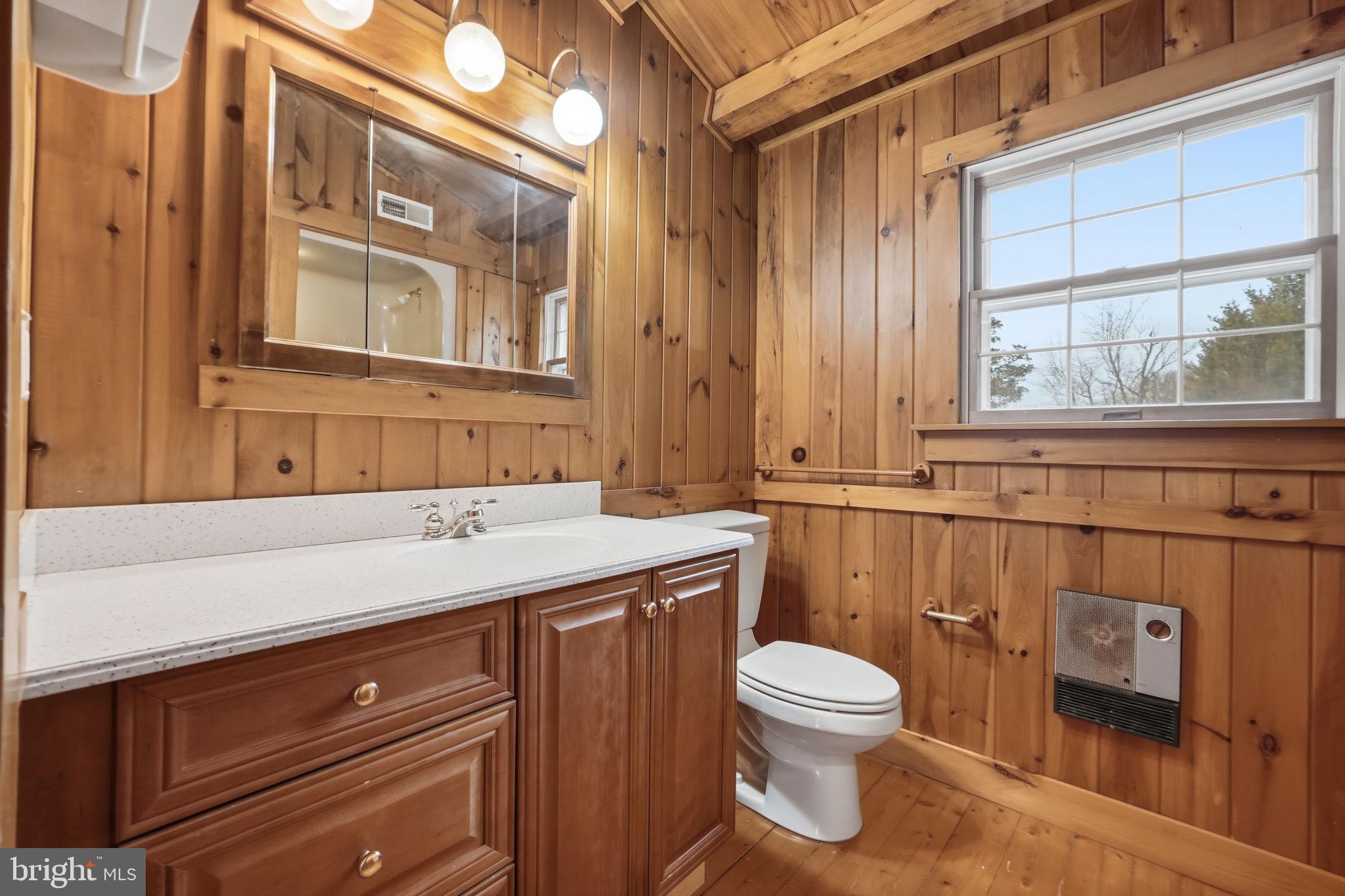 POOLESVILLE OUTSIDE - Residential