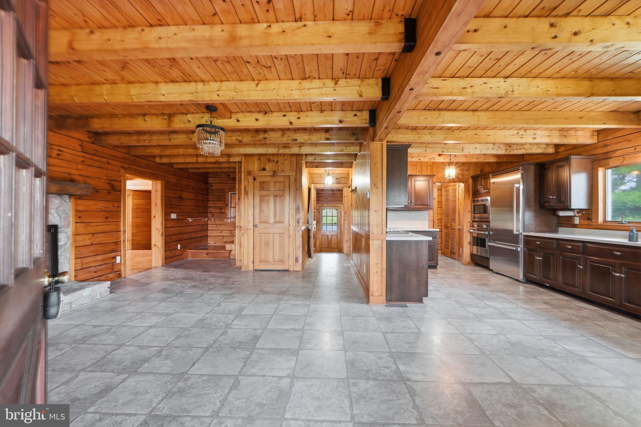 POOLESVILLE OUTSIDE - Residential