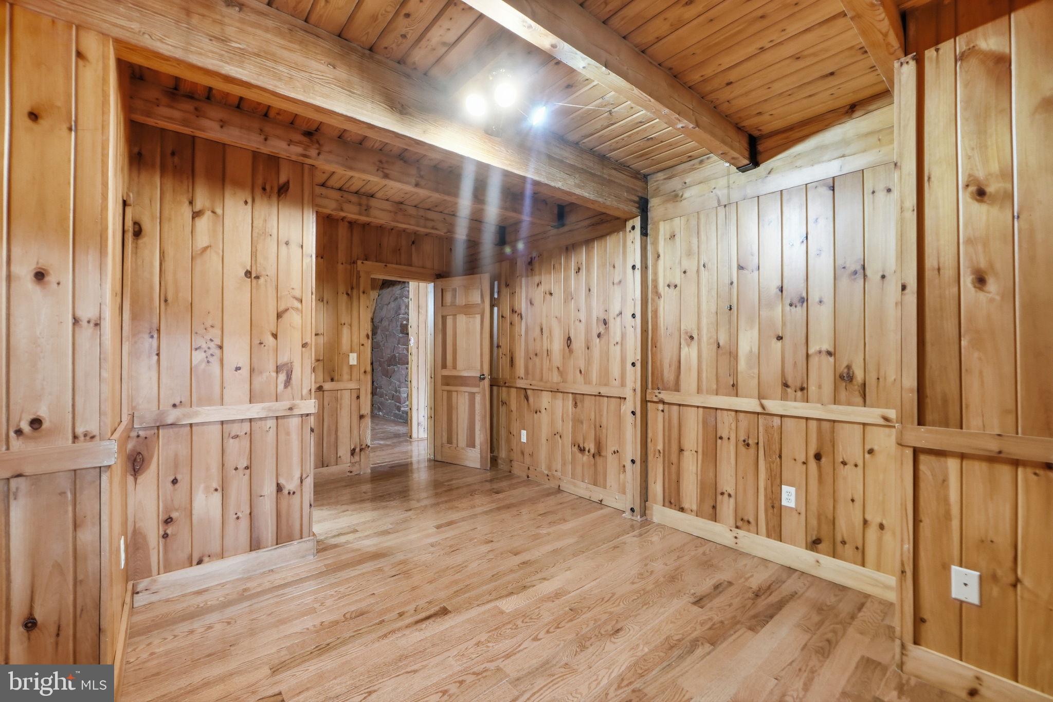 POOLESVILLE OUTSIDE - Residential