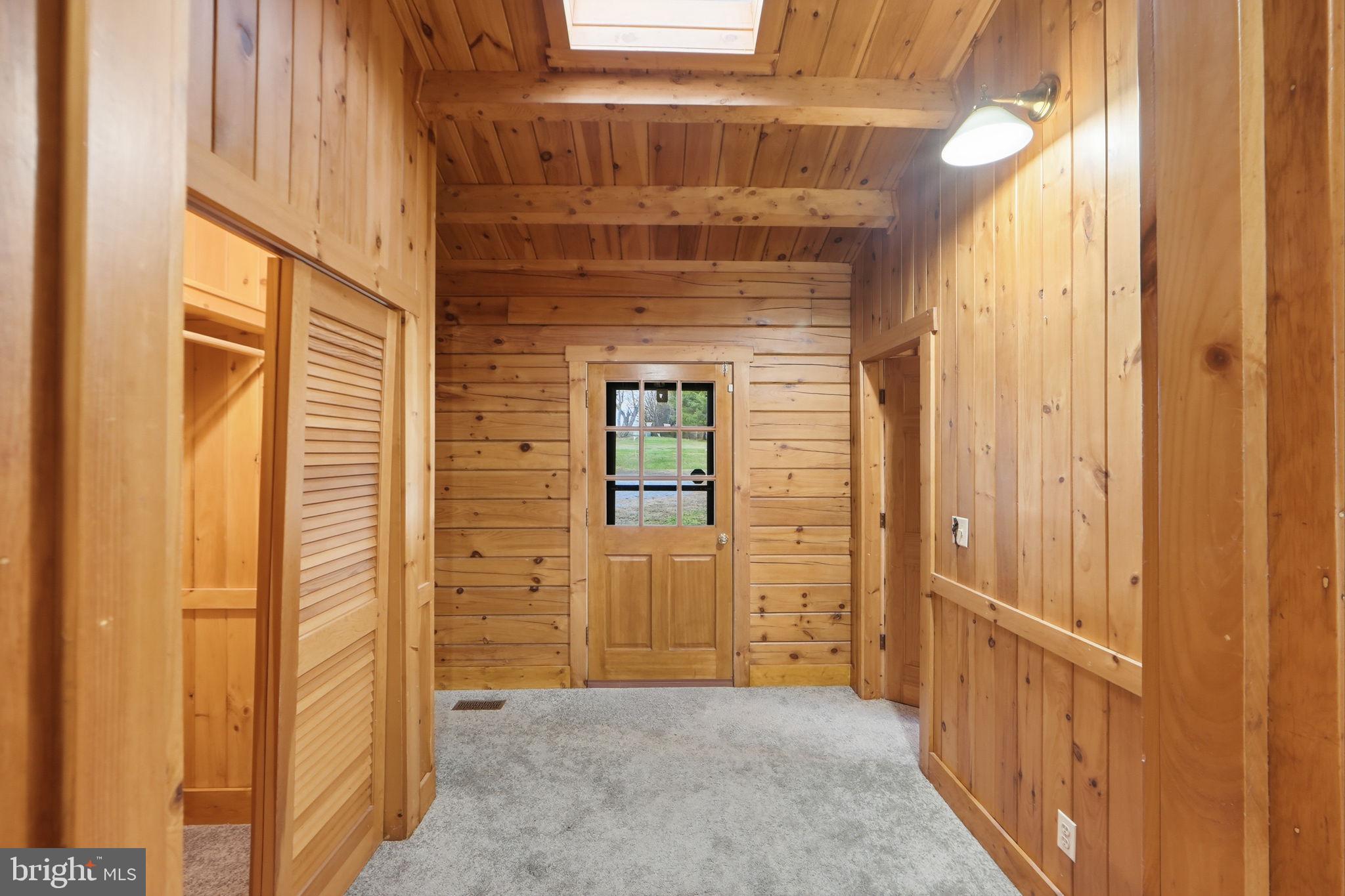 POOLESVILLE OUTSIDE - Residential