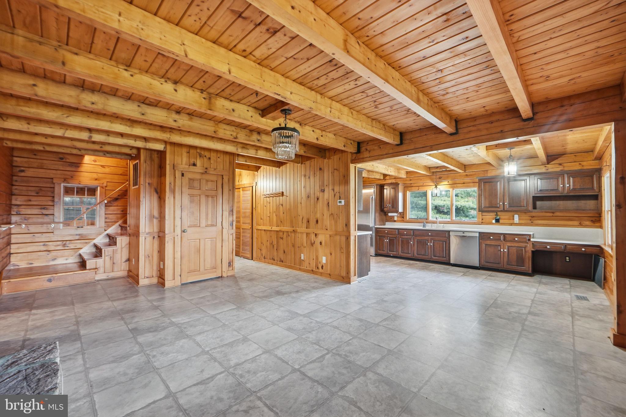 POOLESVILLE OUTSIDE - Residential