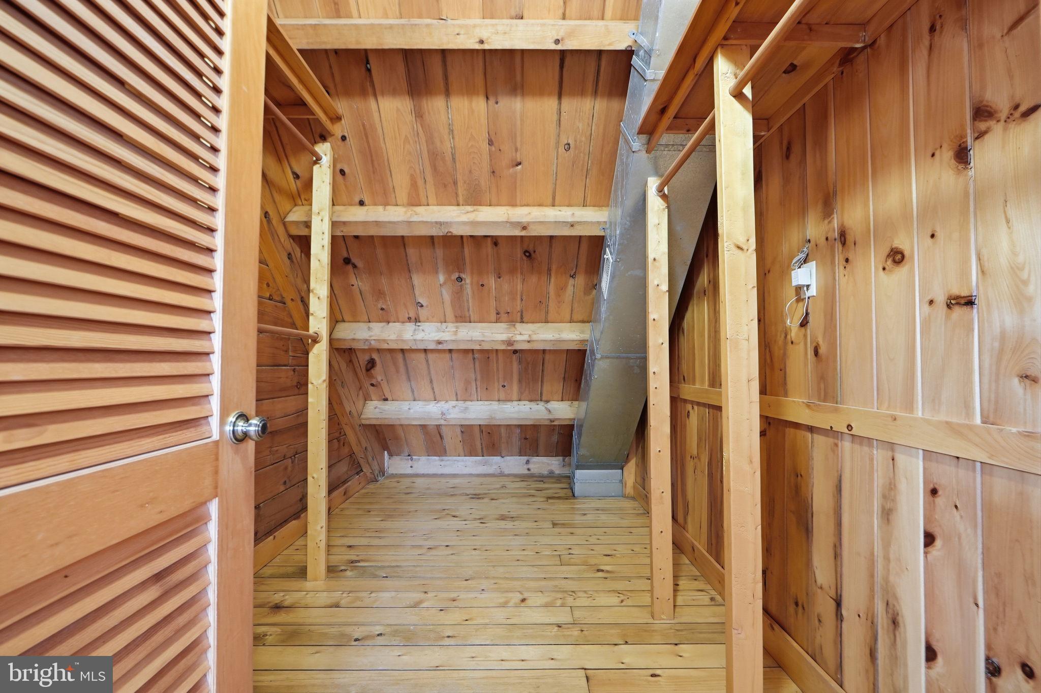 POOLESVILLE OUTSIDE - Residential