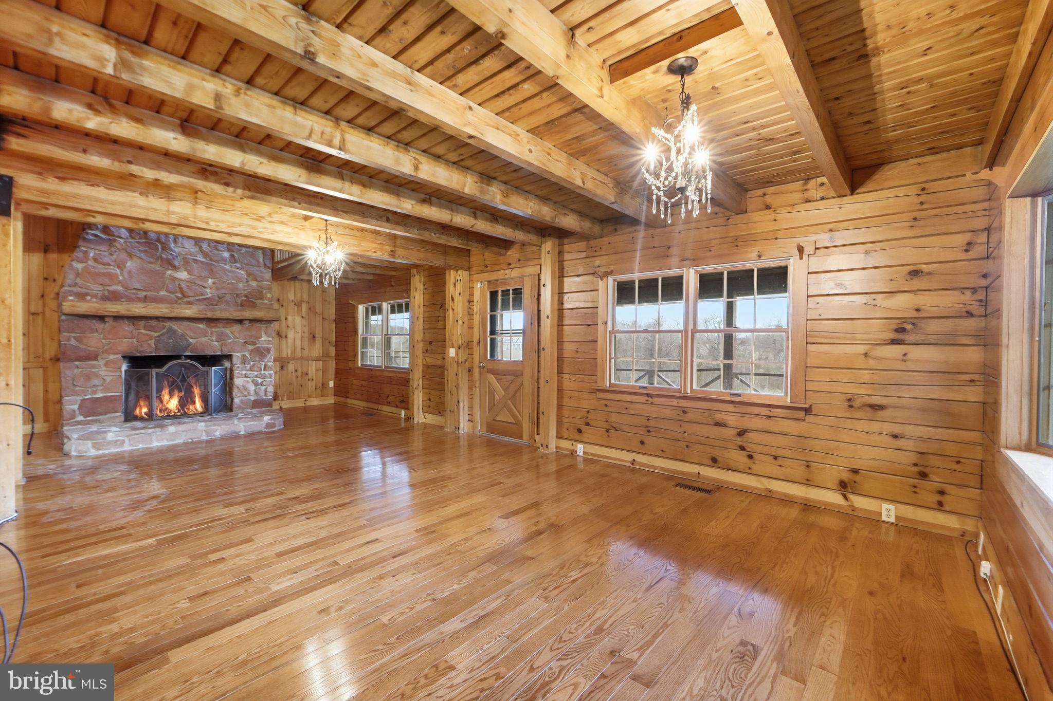 POOLESVILLE OUTSIDE - Residential