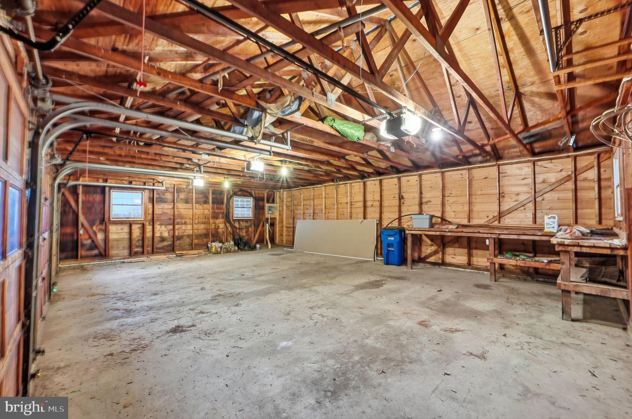 POOLESVILLE OUTSIDE - Residential