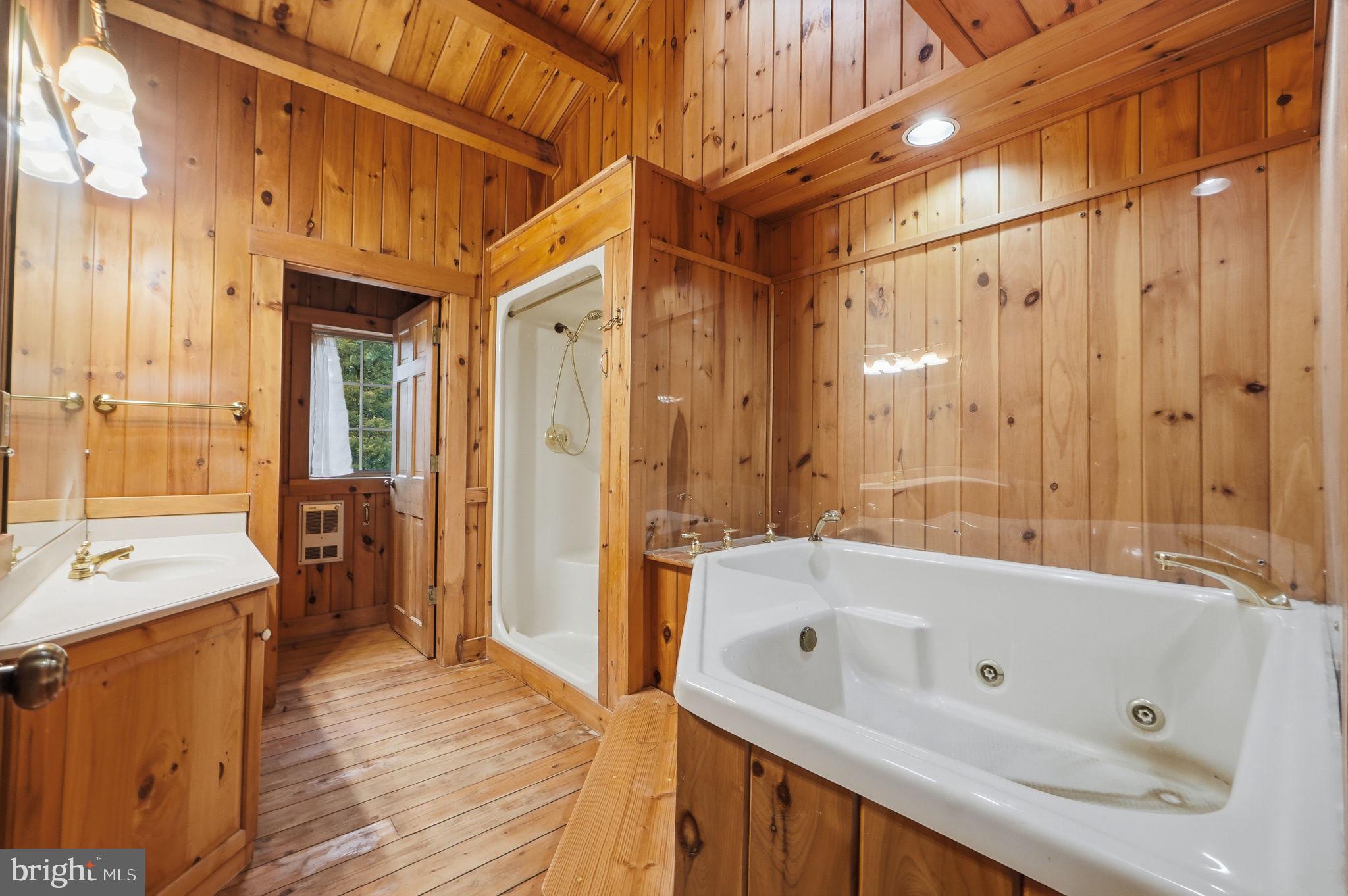 POOLESVILLE OUTSIDE - Residential