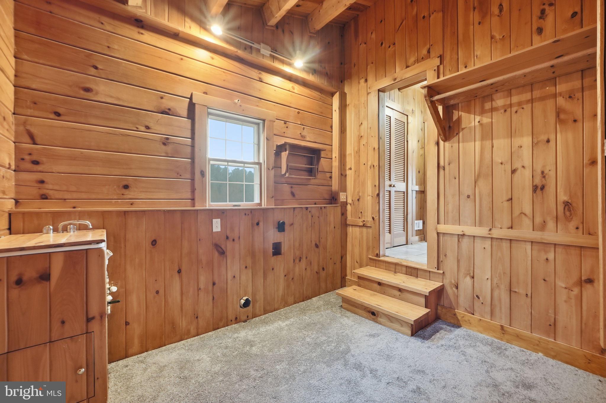 POOLESVILLE OUTSIDE - Residential