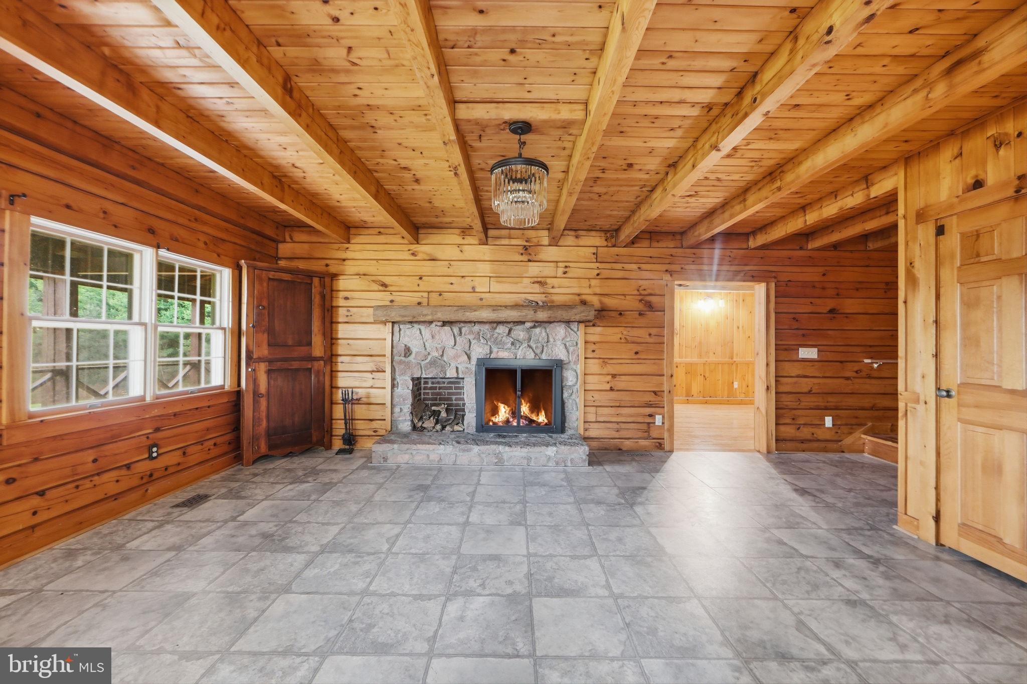 POOLESVILLE OUTSIDE - Residential