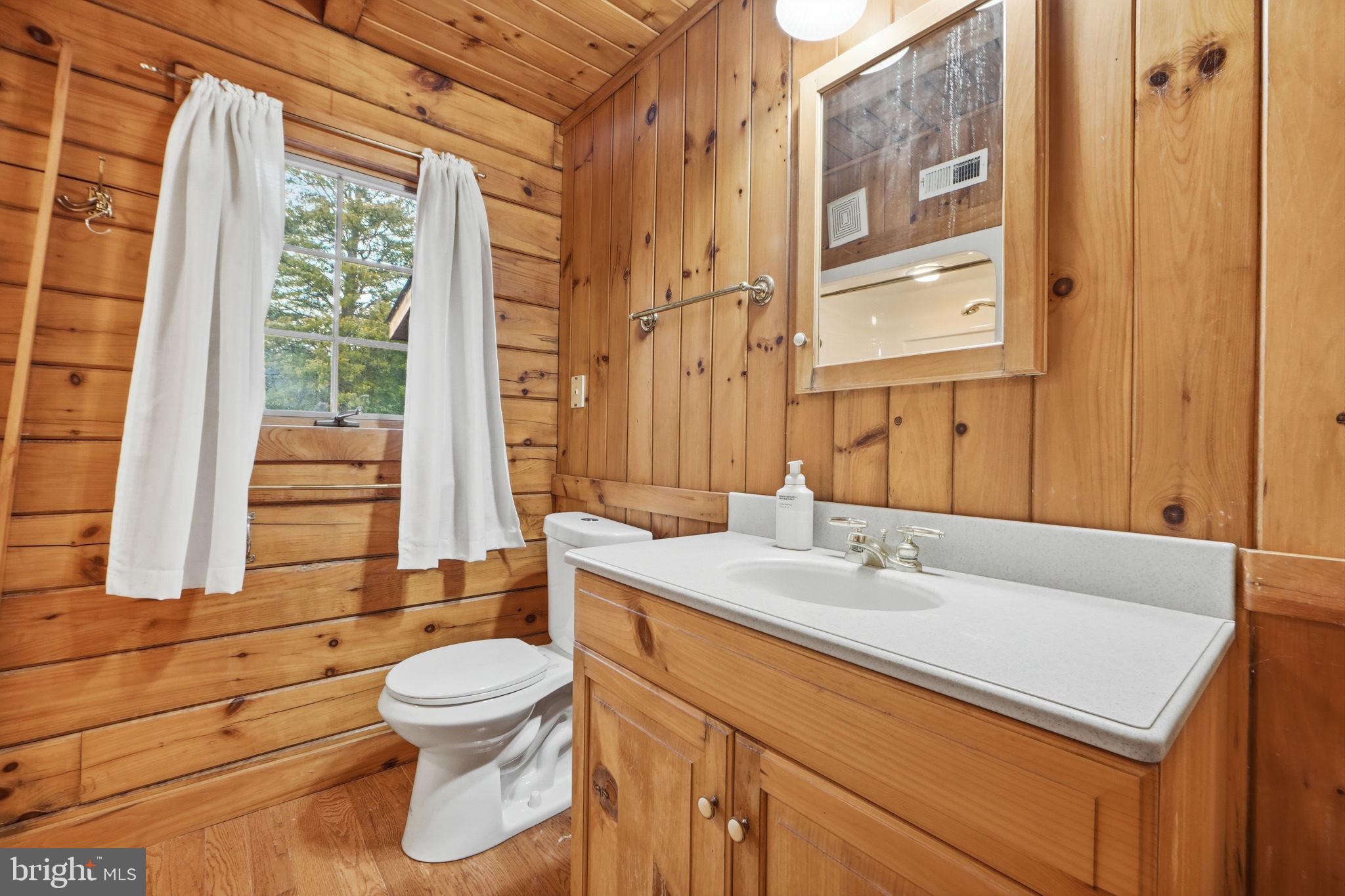 POOLESVILLE OUTSIDE - Residential