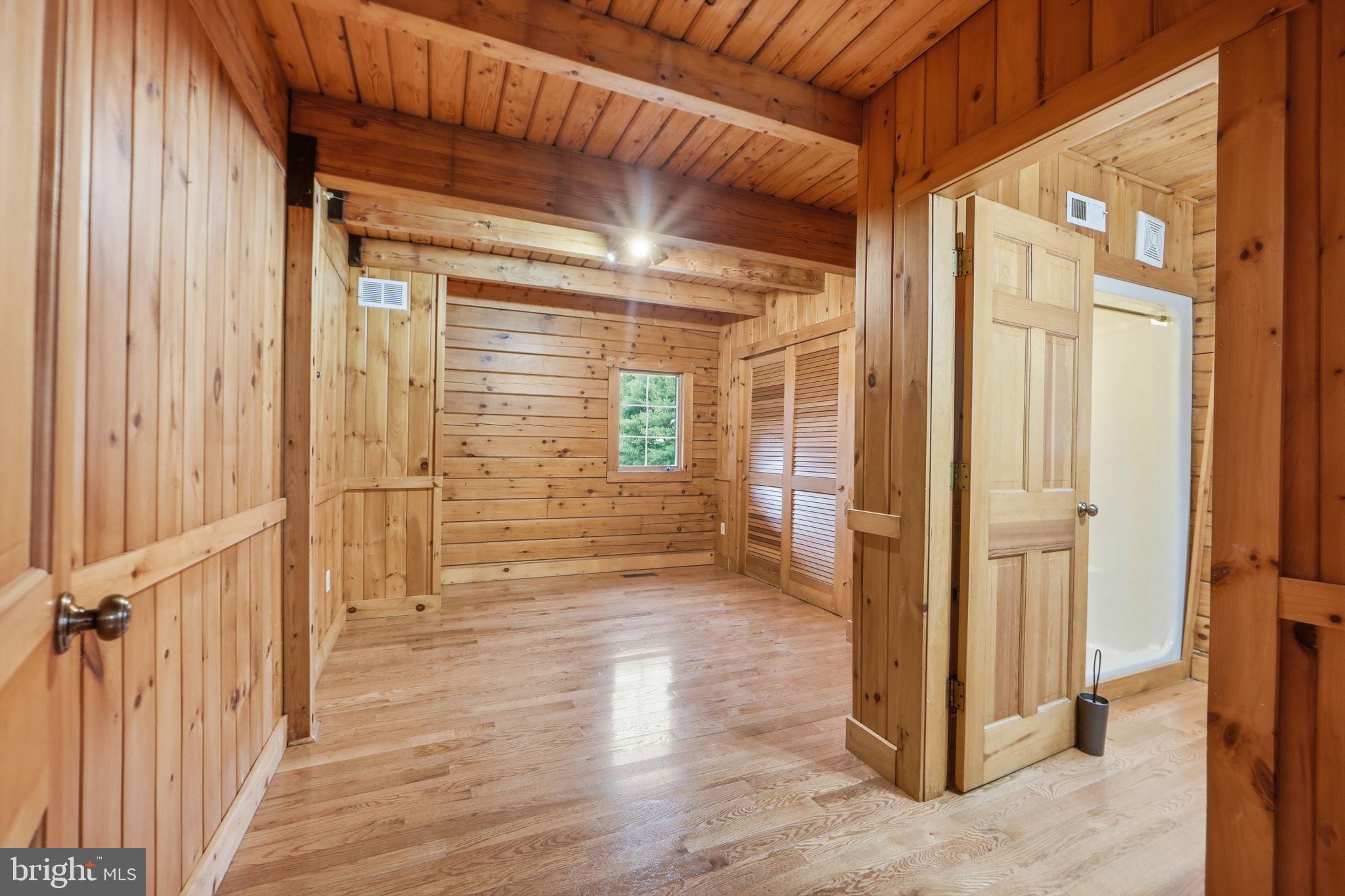 POOLESVILLE OUTSIDE - Residential