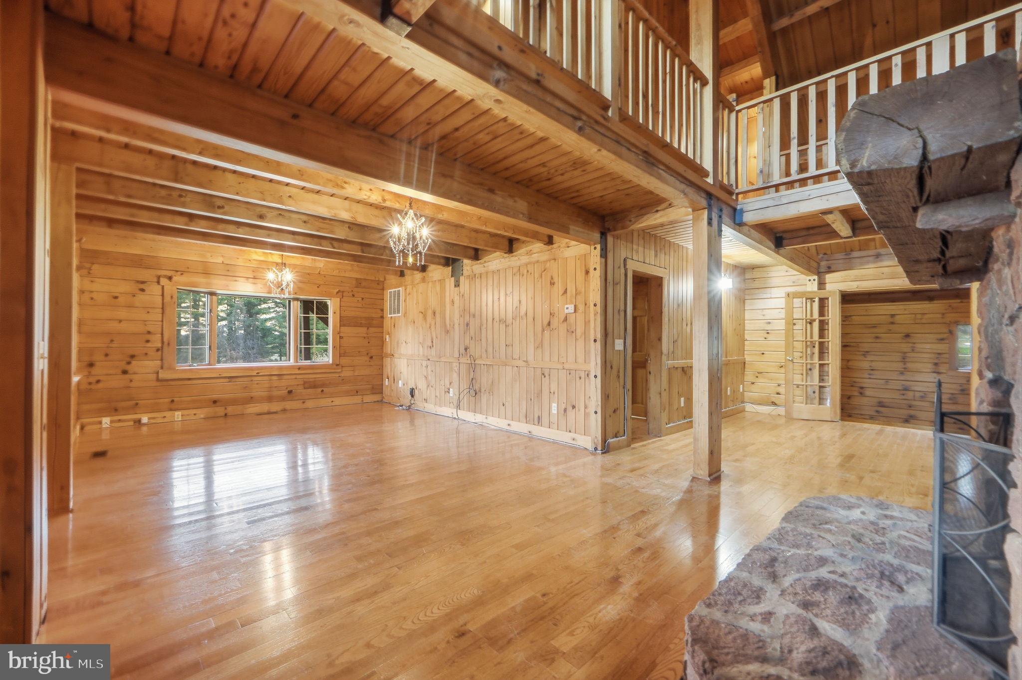 POOLESVILLE OUTSIDE - Residential