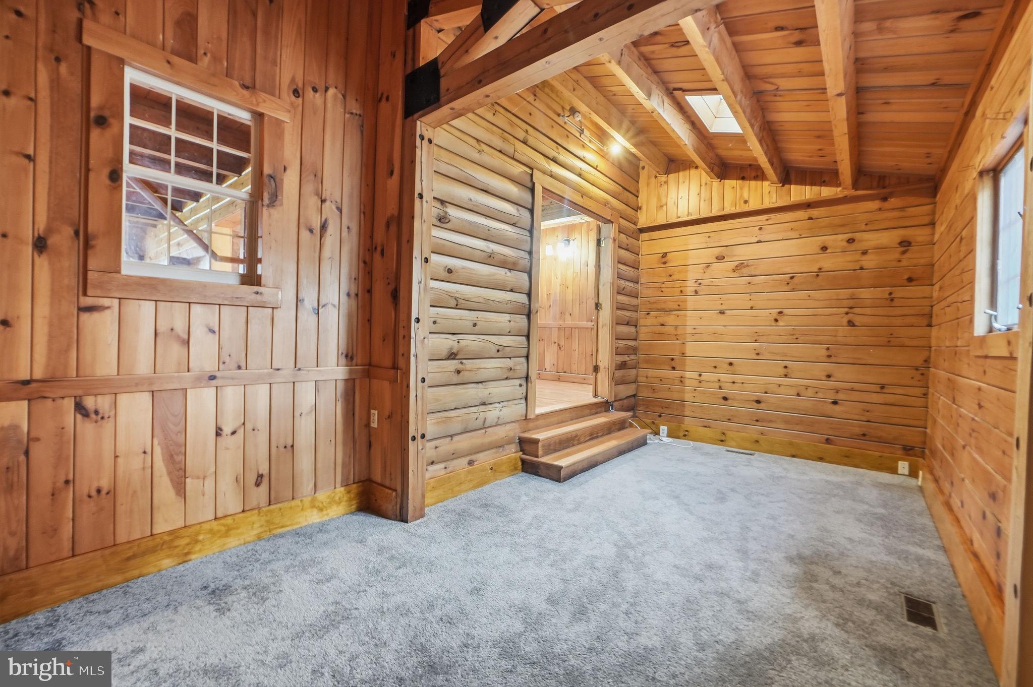 POOLESVILLE OUTSIDE - Residential