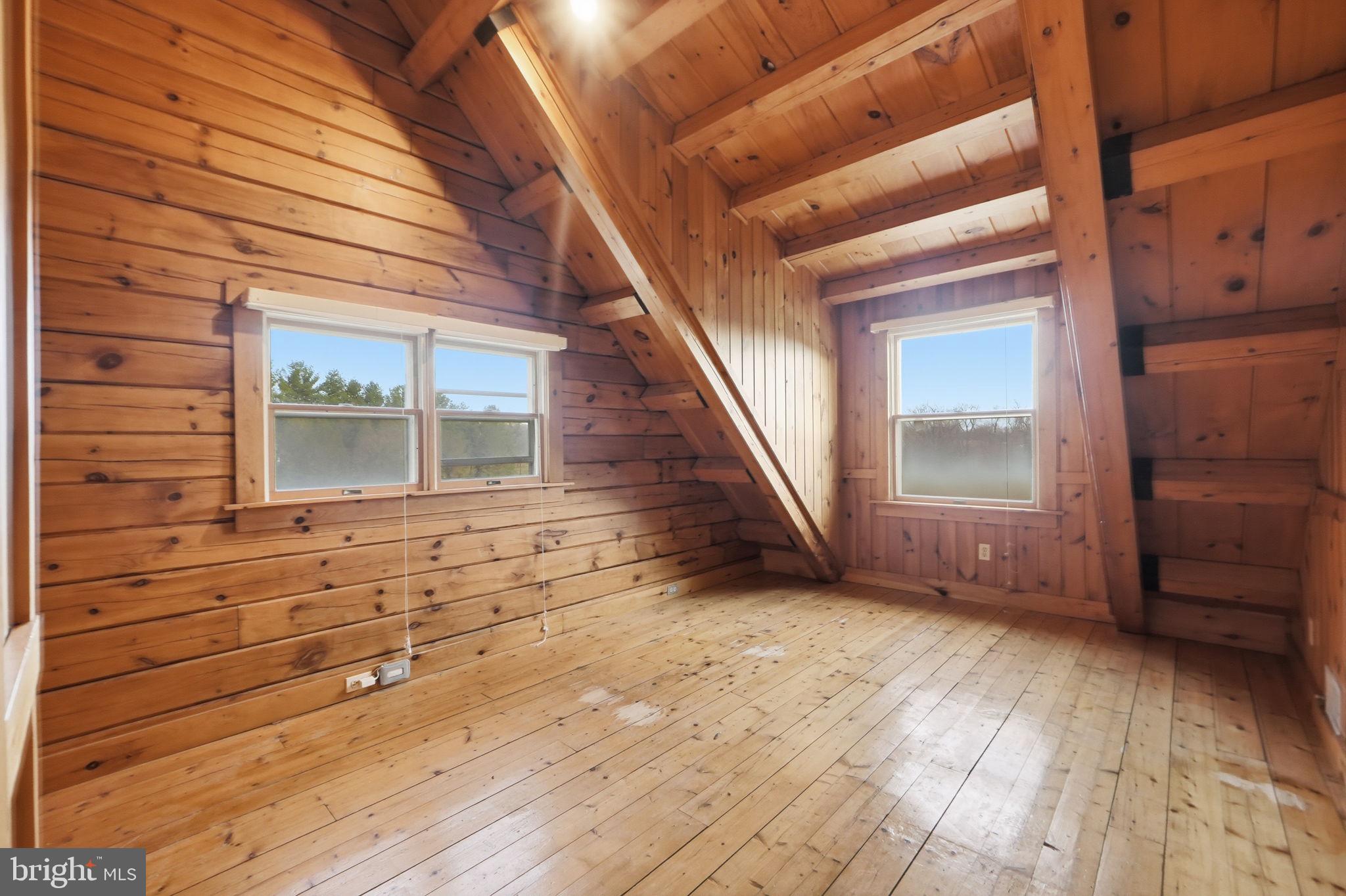 POOLESVILLE OUTSIDE - Residential