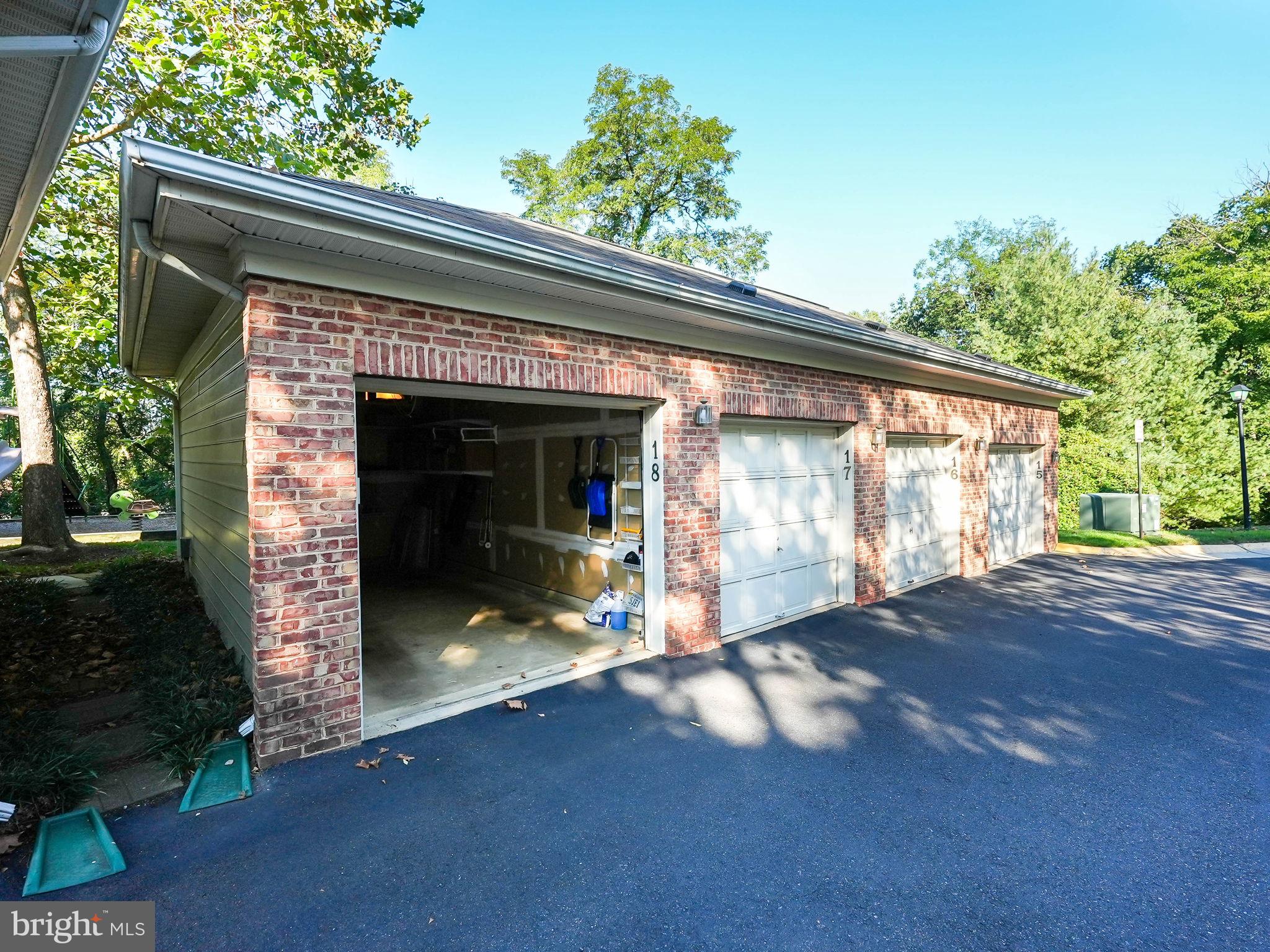 WINDY HILL - Residential