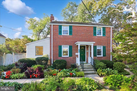 Photo of 8616 Lynbrook Drive, BETHESDA, MD 20814 (MLS # MDMC2256346)