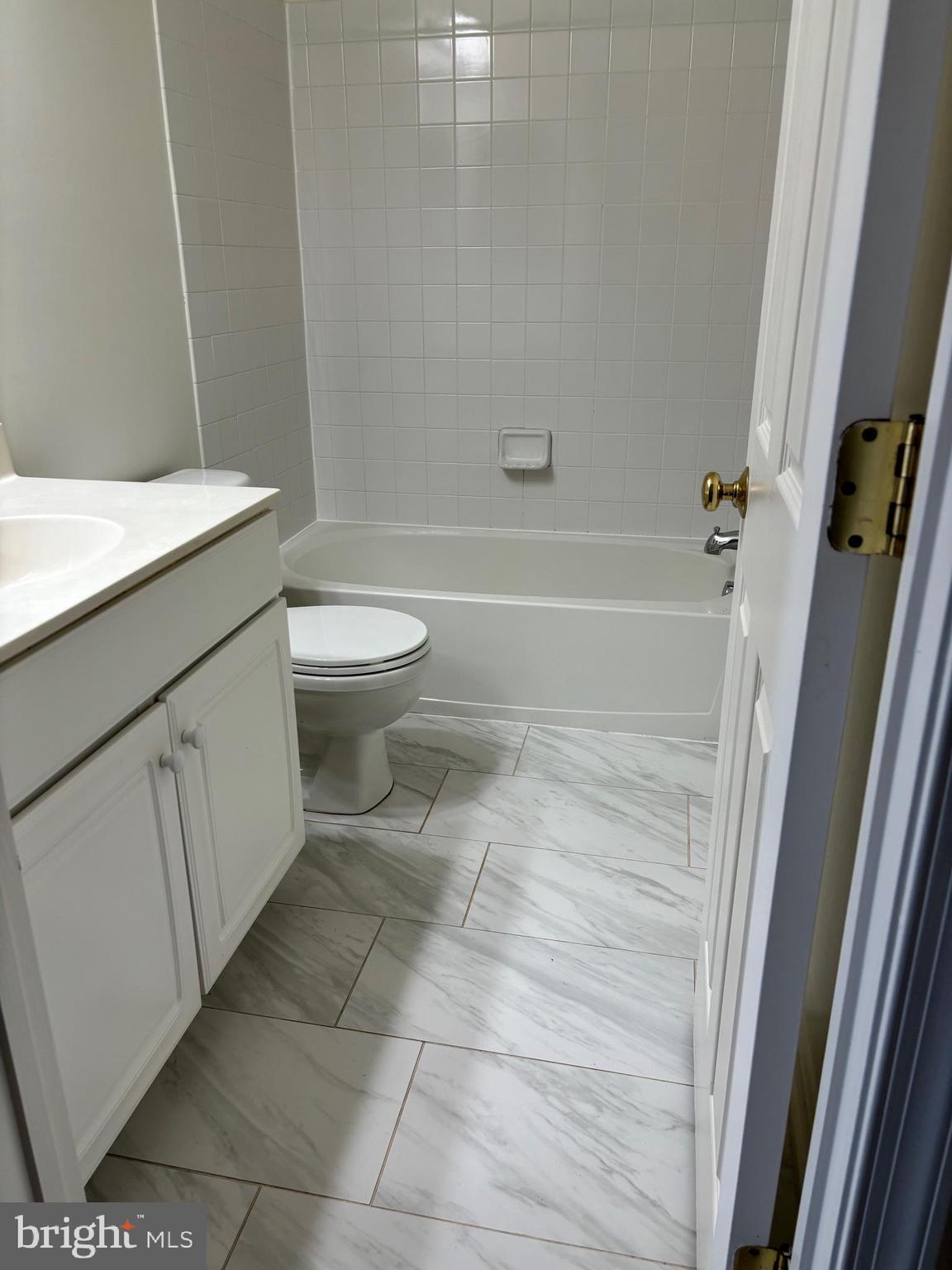 WHEATON  HILLS - Residential Lease