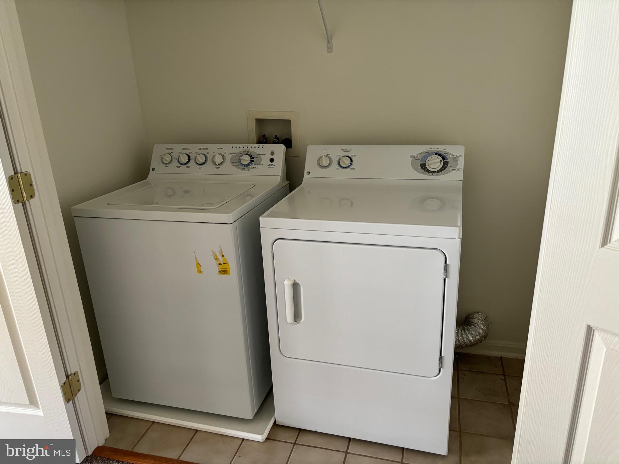 WHEATON  HILLS - Residential Lease