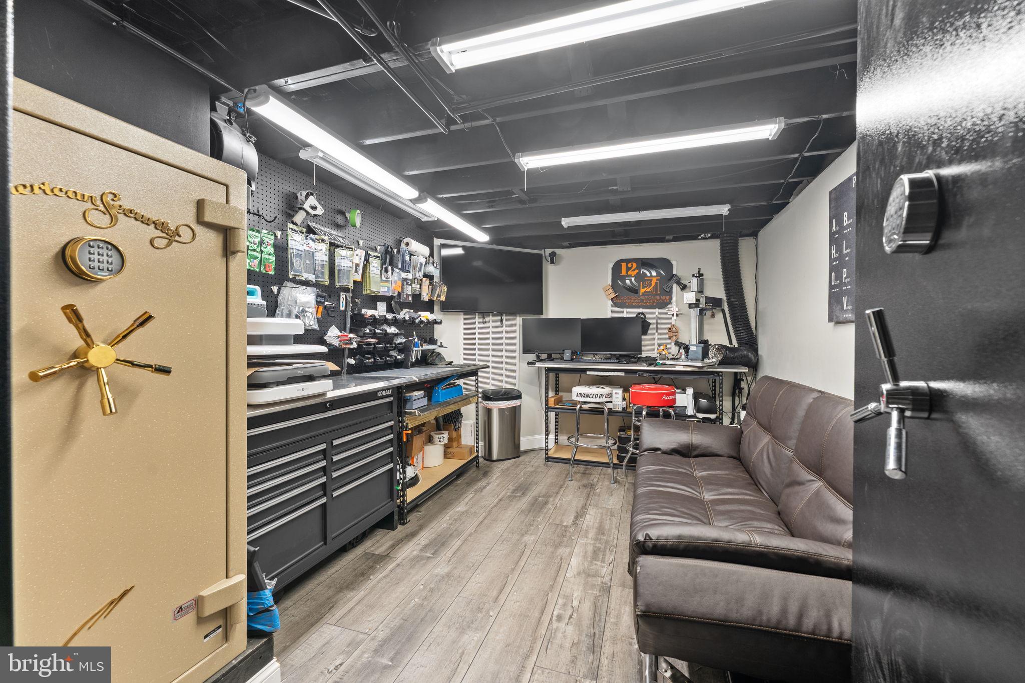 BELLE AIRE - Residential