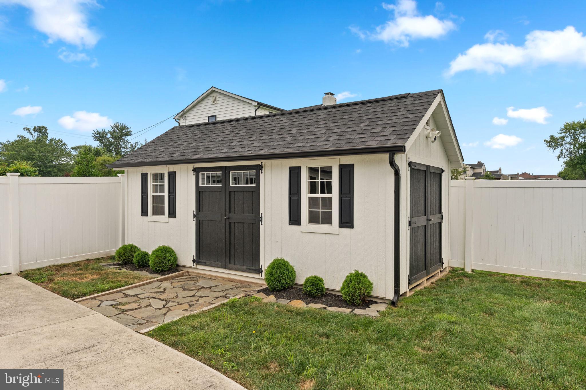 BELLE AIRE - Residential