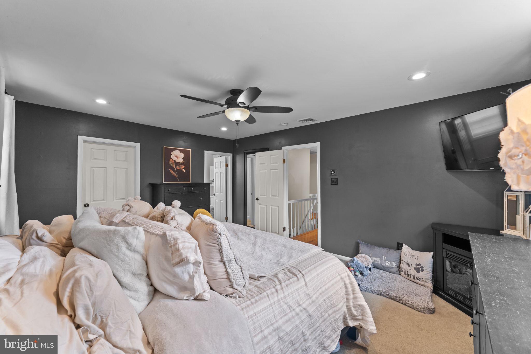 BELLE AIRE - Residential