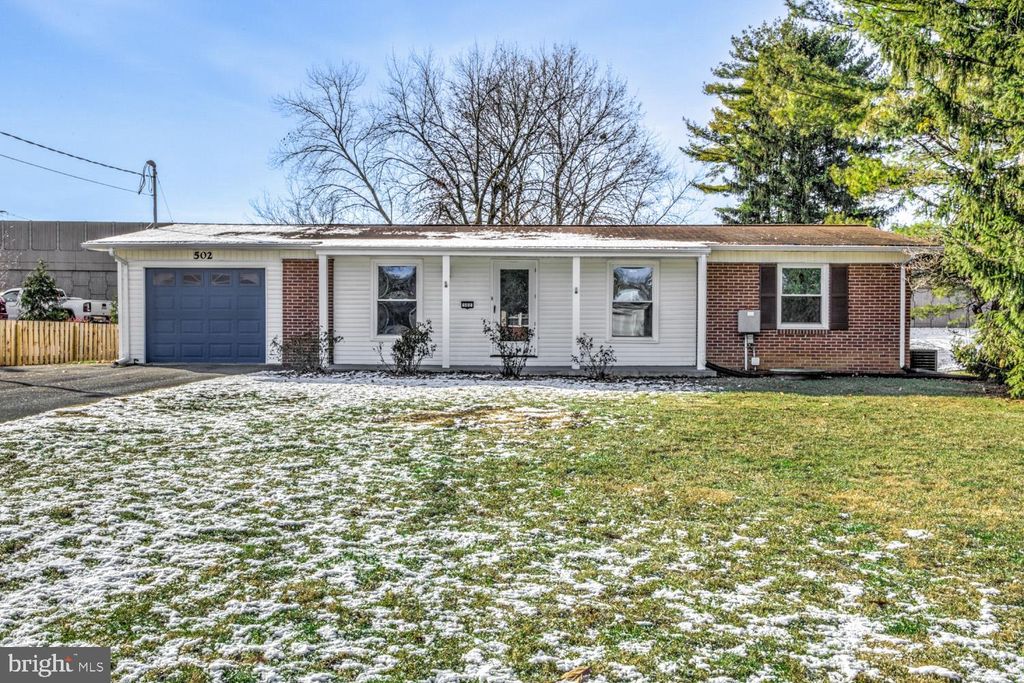 Photo of 502 Oak Grove Drive, LANCASTER, PA 17601 (MLS # PALA2062216)